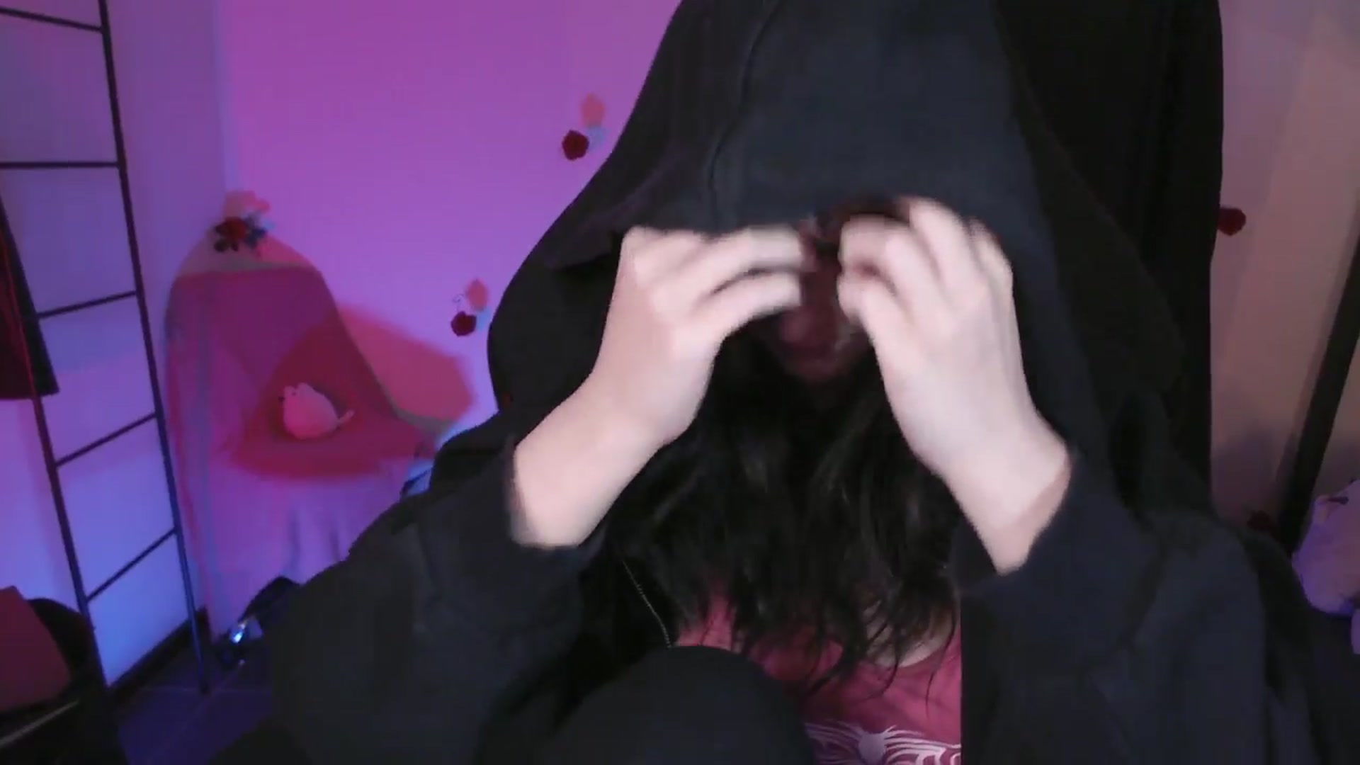 Gallery image thumbnail from TheModel's myfreecams stream on, 03/29/2024, 01:51 image 5 of 20