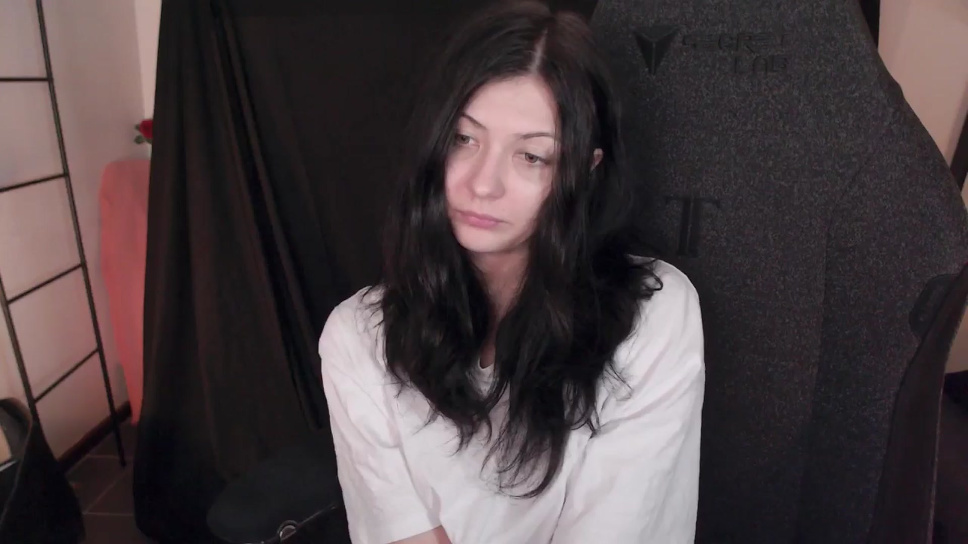 Gallery image thumbnail from TheModel's myfreecams stream on, 03/31/2024, 03:11 image 17 of 20