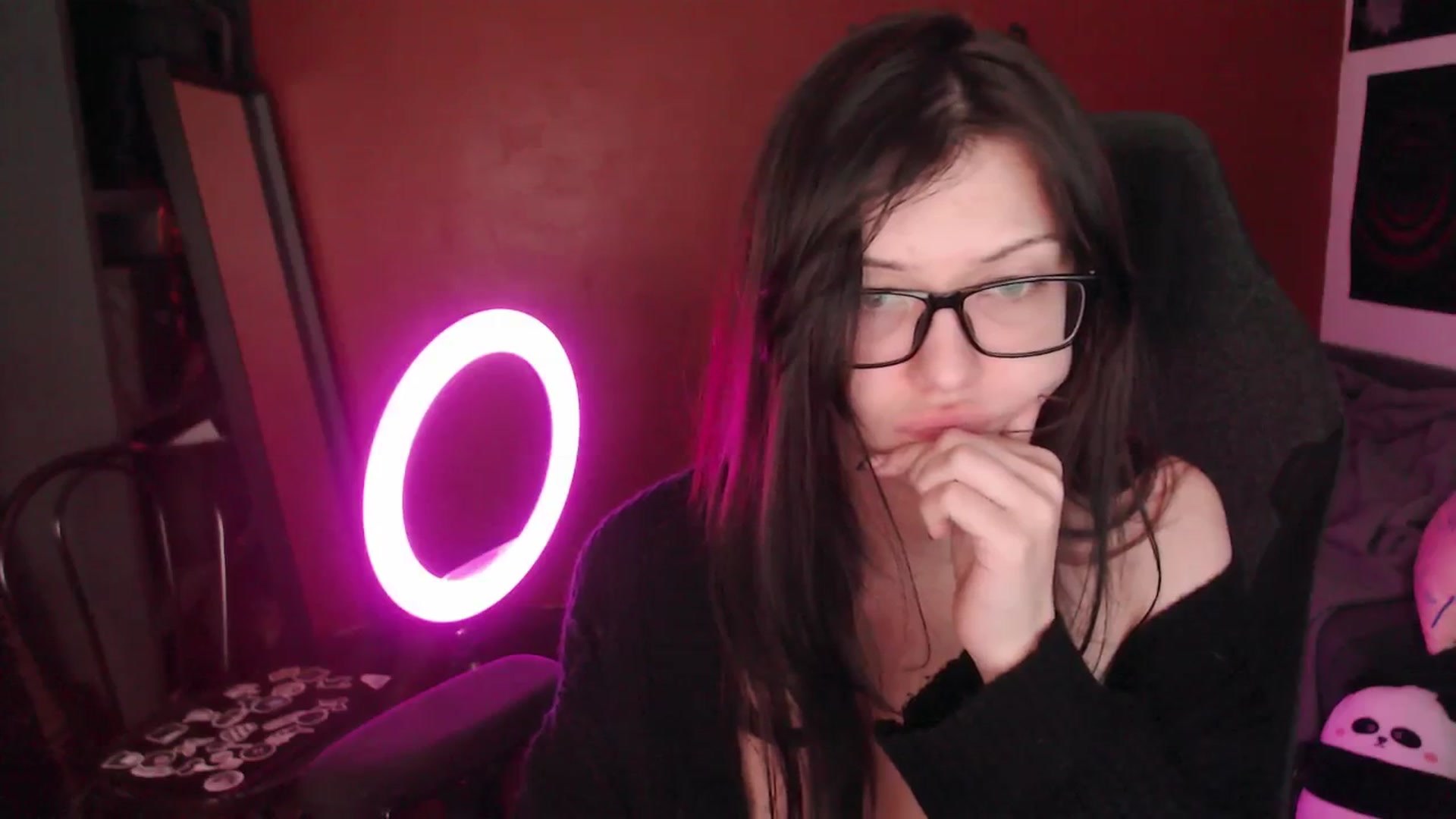 Gallery image thumbnail from TheModel's myfreecams stream on, 04/06/2025, 06:32 image 6 of 20