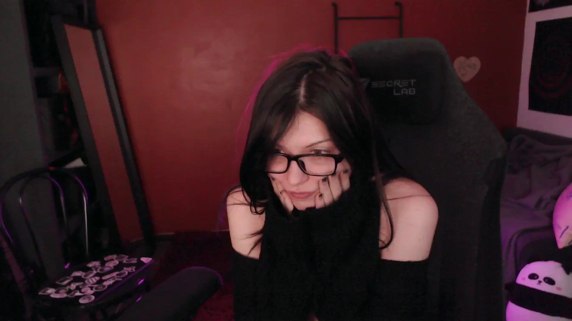 Gallery image thumbnail from TheModel's myfreecams stream on, 04/06/2025, 06:32 image 1 of 20