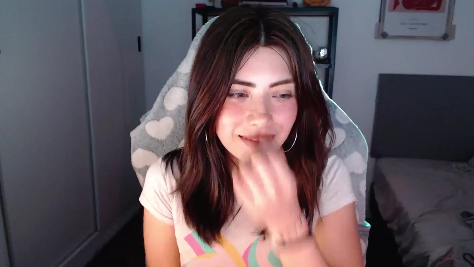 Gallery image thumbnail from TheMoonlight's myfreecams stream on, 11/27/2024, 09:33 image 4 of 20
