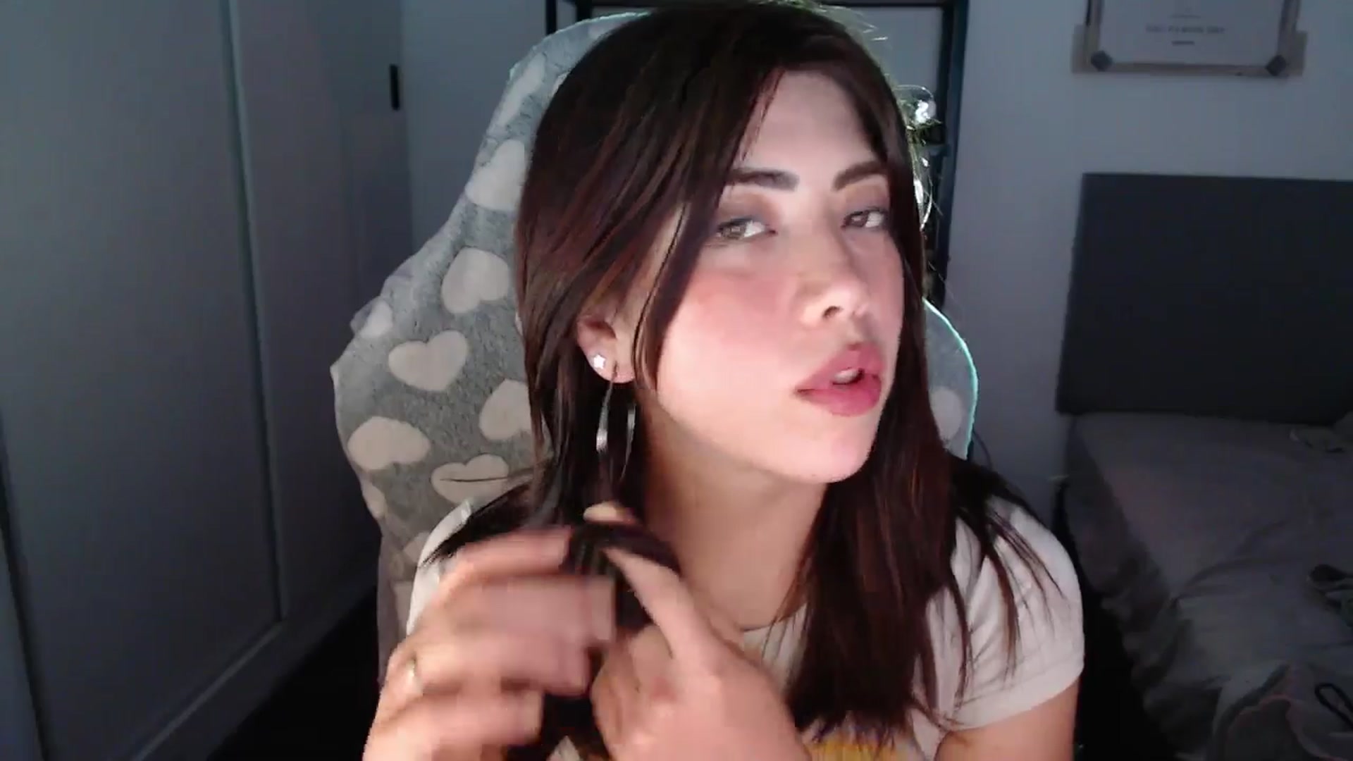 Gallery image thumbnail from TheMoonlight's myfreecams stream on, 11/27/2024, 09:33 image 20 of 20