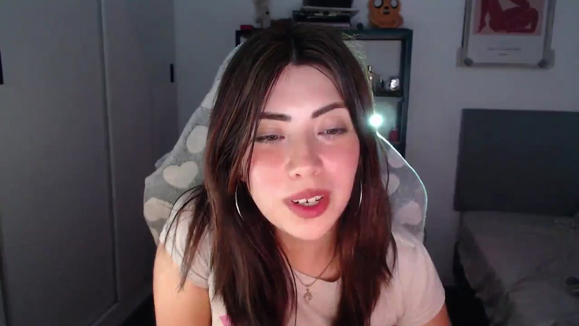 Gallery image thumbnail from TheMoonlight's myfreecams stream on, 11/27/2024, 09:33 image 6 of 20
