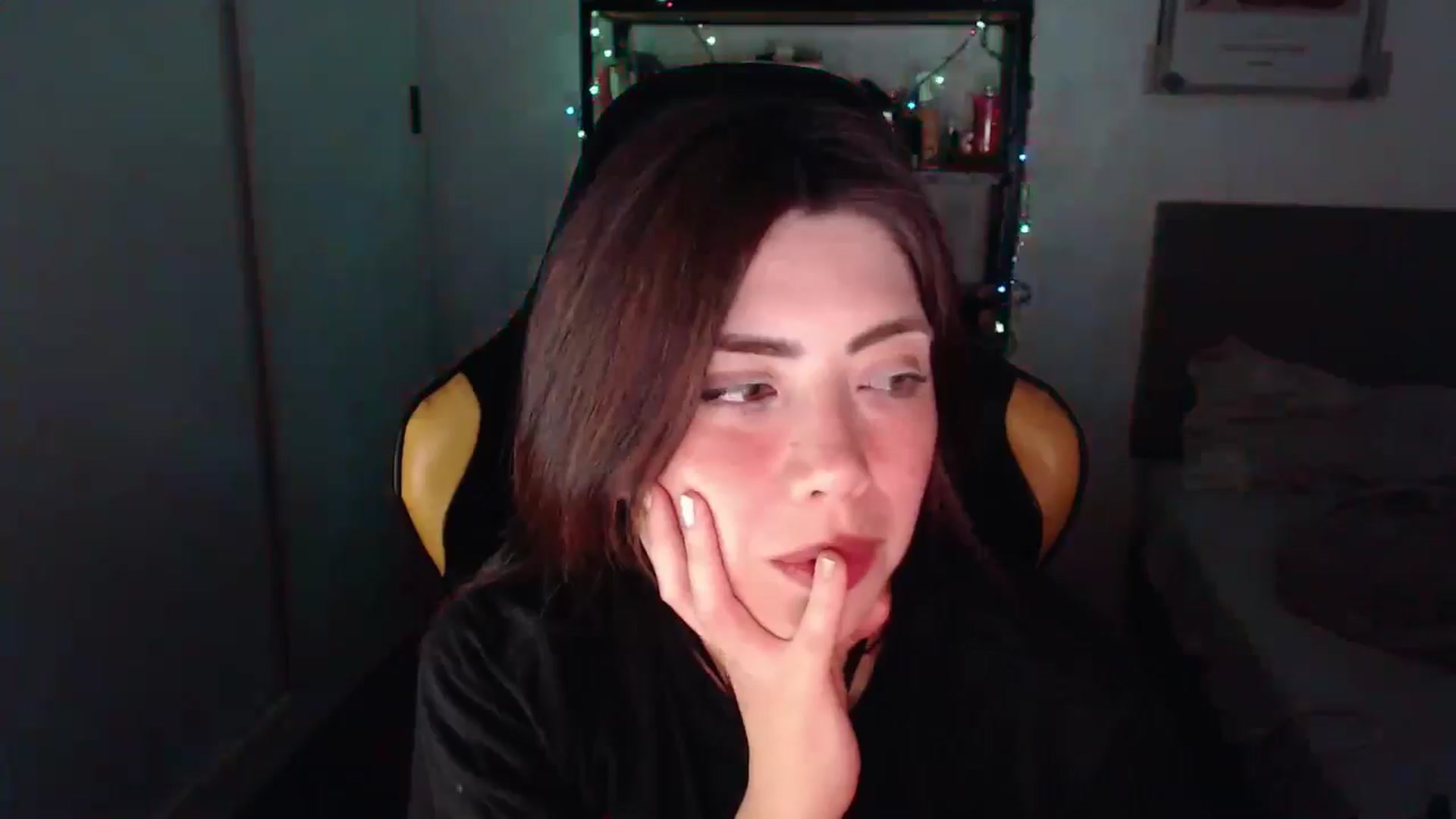 Gallery image thumbnail from TheMoonlight's myfreecams stream on, 12/25/2024, 10:53 image 6 of 20