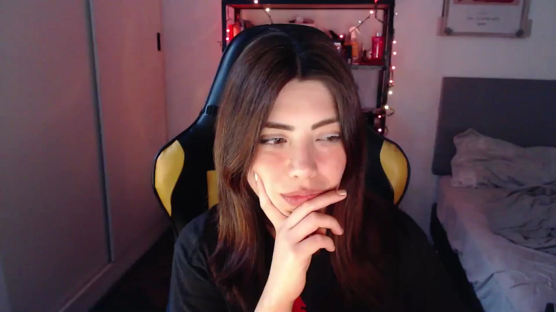 Gallery image thumbnail from TheMoonlight's myfreecams stream on, 12/25/2024, 10:53 image 20 of 20