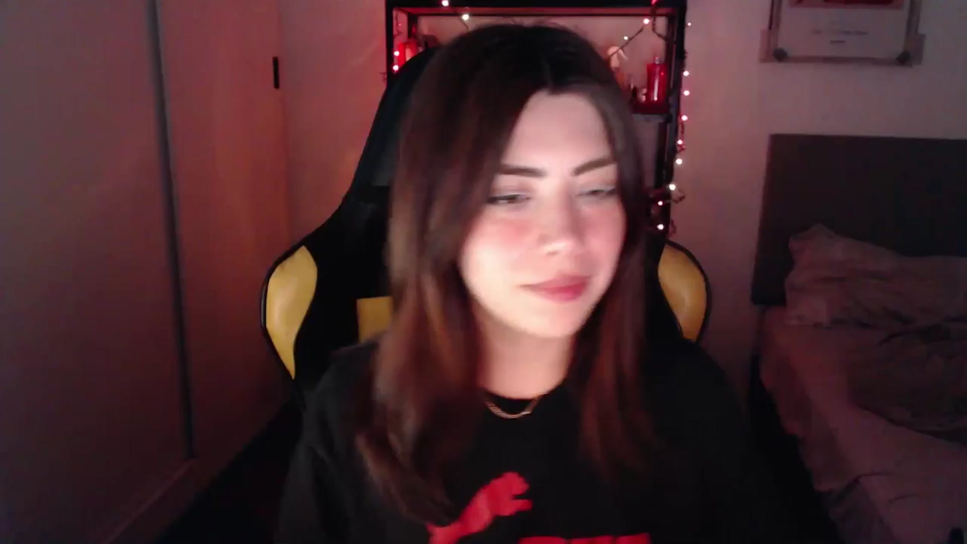 Gallery image thumbnail from TheMoonlight's myfreecams stream on, 12/25/2024, 10:53 image 15 of 20