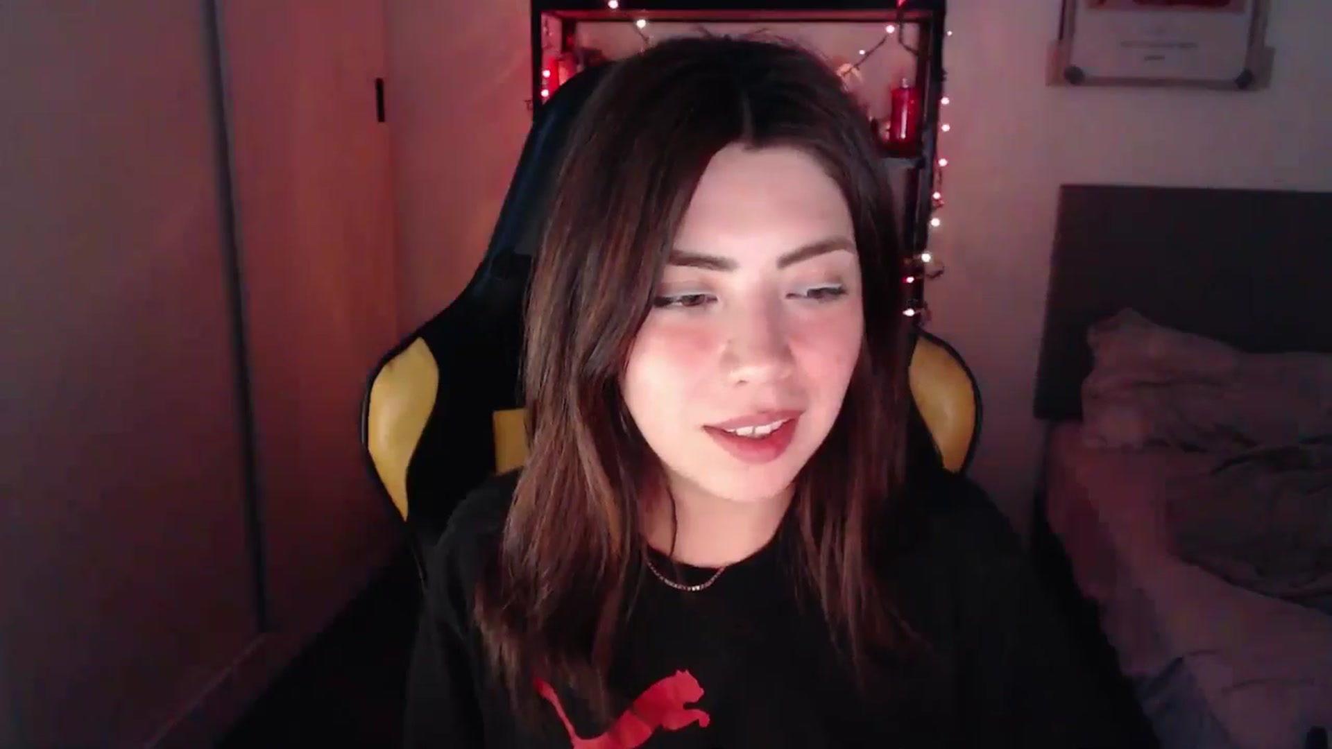Gallery image thumbnail from TheMoonlight's myfreecams stream on, 12/25/2024, 10:53 image 16 of 20