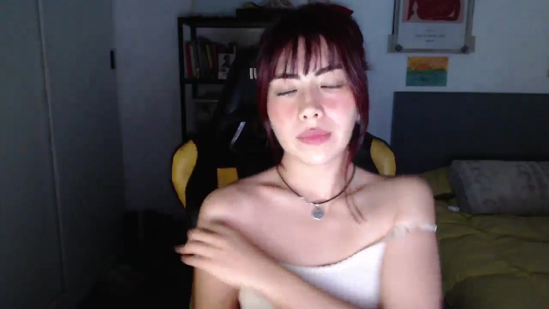 Gallery image thumbnail from TheMoonlight's myfreecams stream on, 06/18/2025, 09:32 image 14 of 20