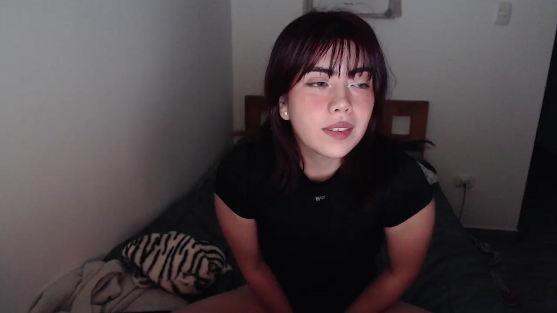 Gallery image thumbnail from TheMoonlight's myfreecams stream on, 07/29/2025, 08:19 image 3 of 20
