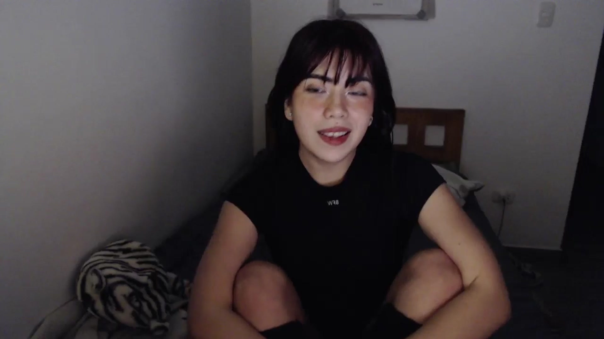 Gallery image thumbnail from TheMoonlight's myfreecams stream on, 07/29/2025, 08:19 image 14 of 20