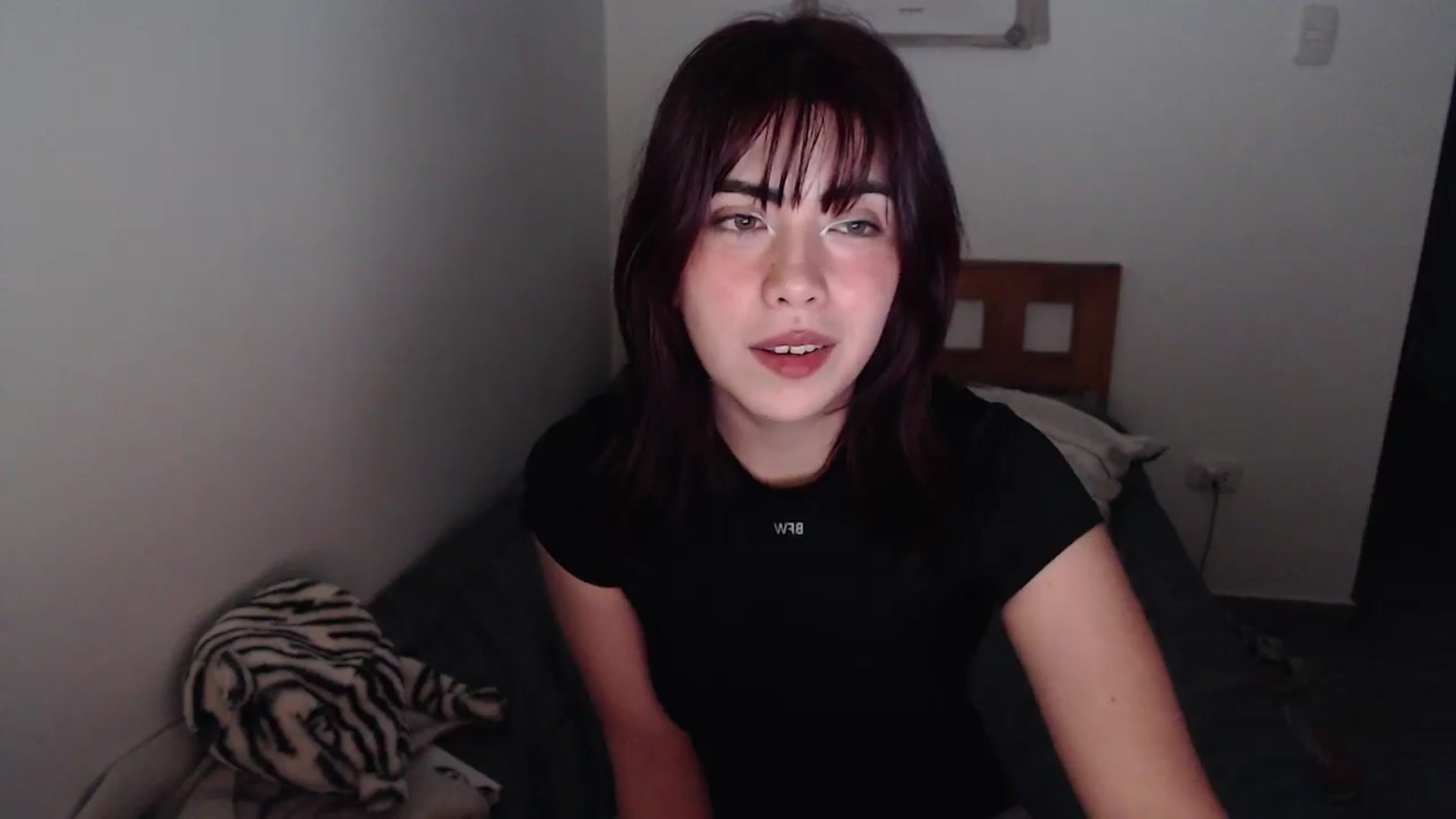 Gallery image thumbnail from TheMoonlight's myfreecams stream on, 07/29/2025, 08:19 image 15 of 20