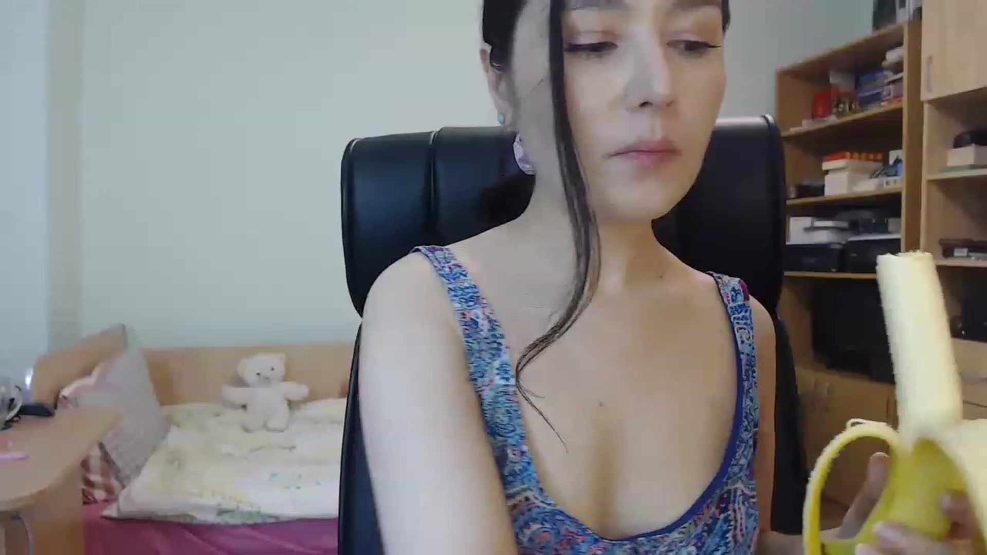 Gallery image thumbnail from TheMorrigan_'s myfreecams stream on, 11/22/2022, 21:01 image 19 of 20