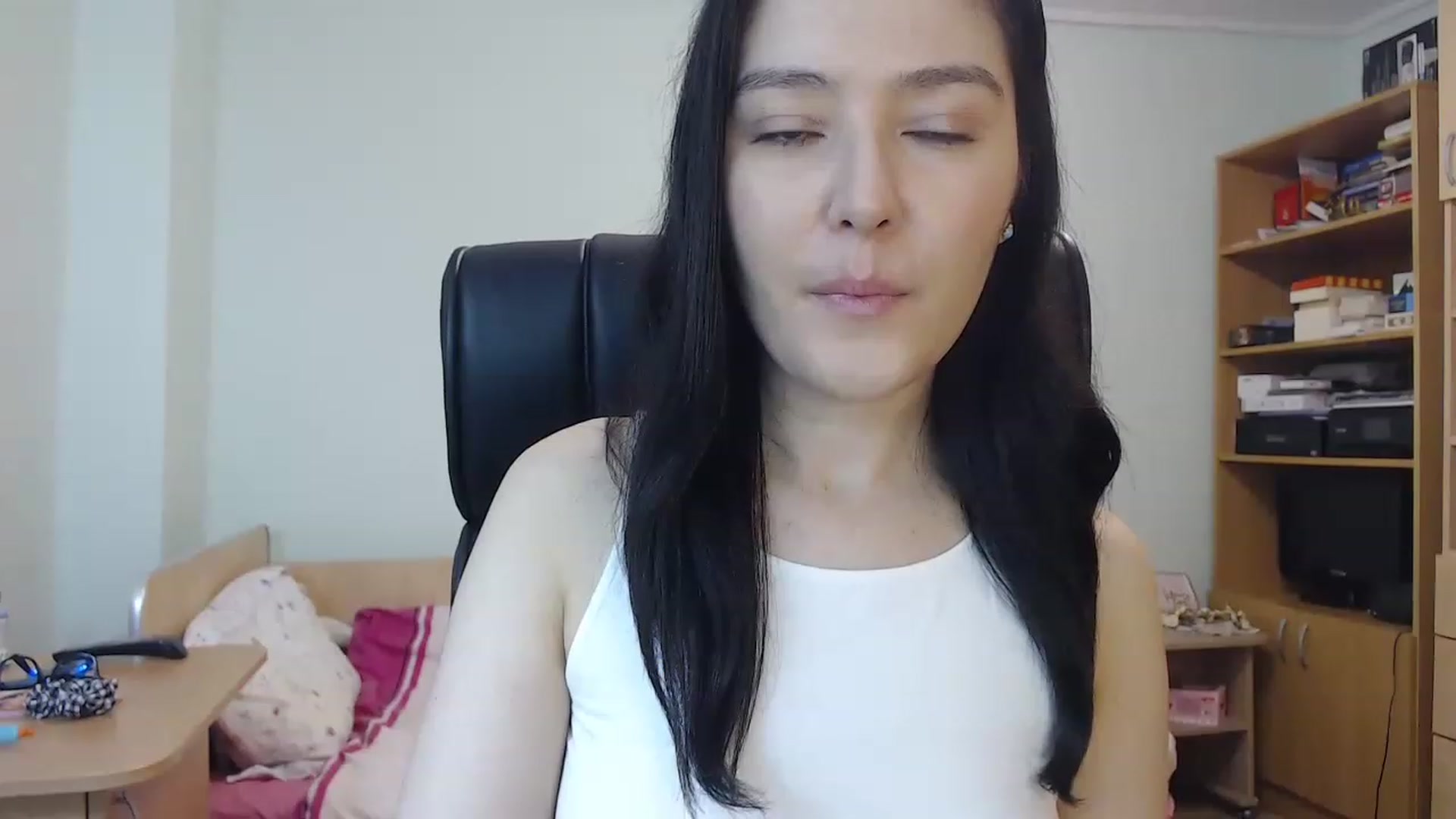 Gallery image thumbnail from TheMorrigan_'s myfreecams stream on, 12/01/2022, 19:40 image 3 of 20