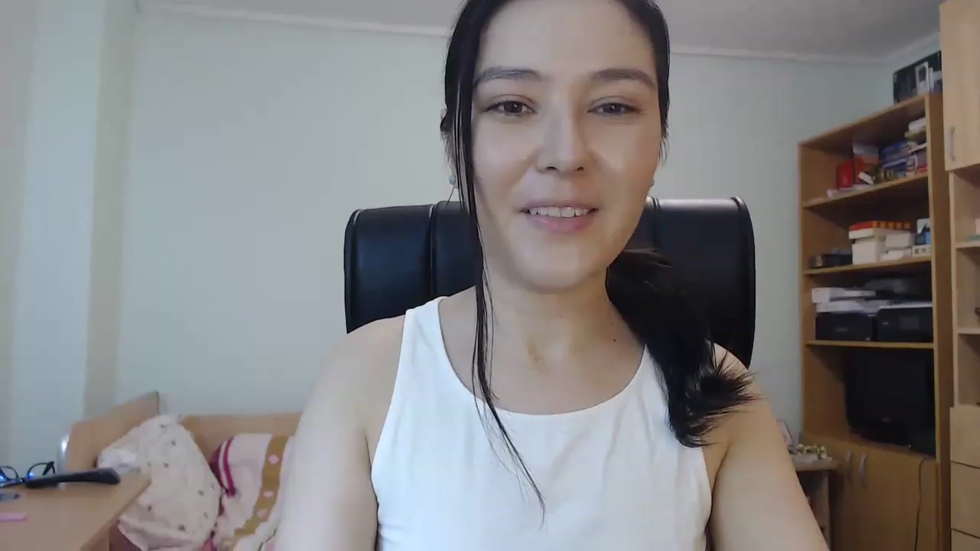 Gallery image thumbnail from TheMorrigan_'s myfreecams stream on, 12/06/2022, 19:44 image 10 of 20