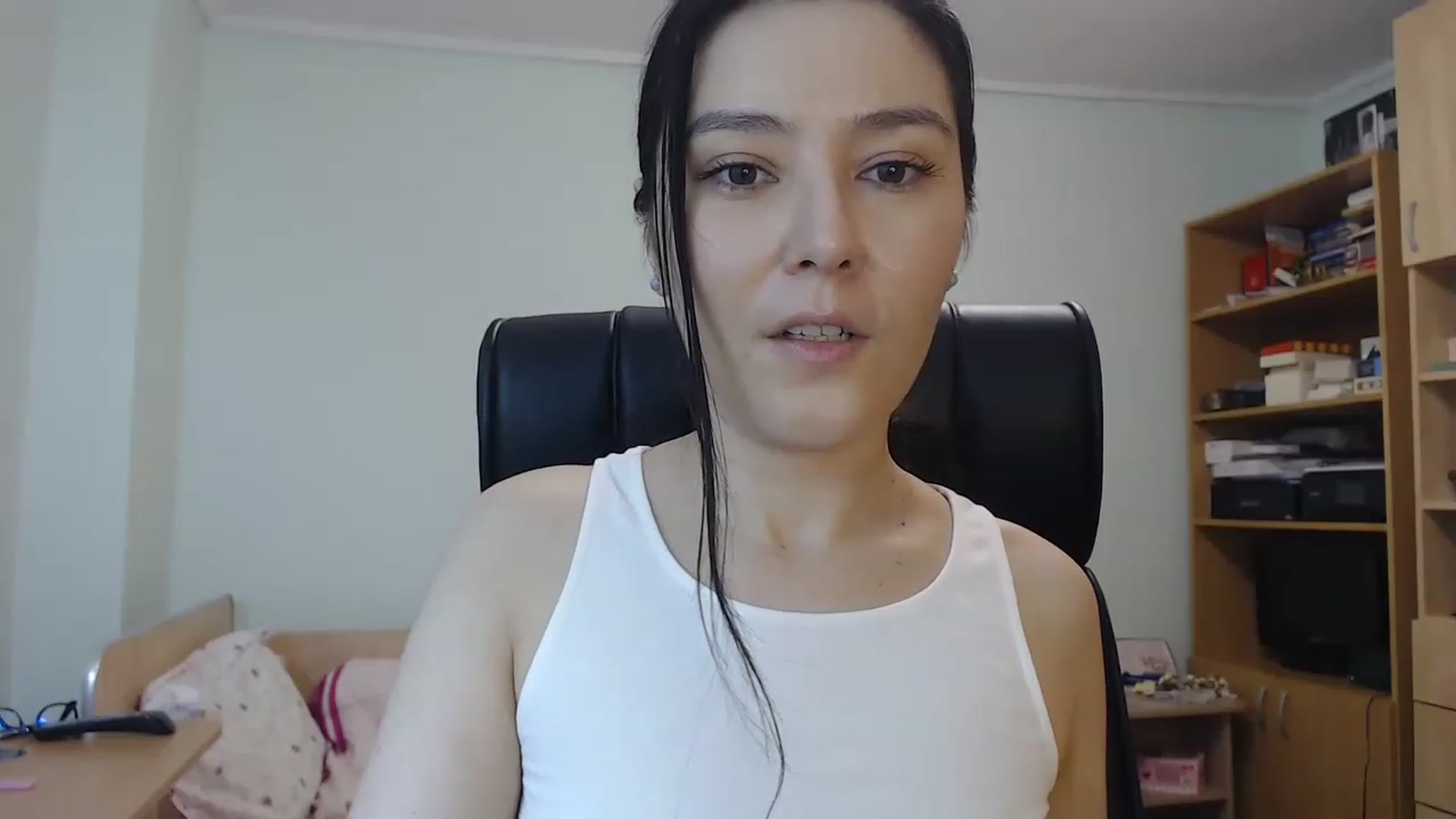 Gallery image thumbnail from TheMorrigan_'s myfreecams stream on, 12/06/2022, 19:44 image 15 of 20