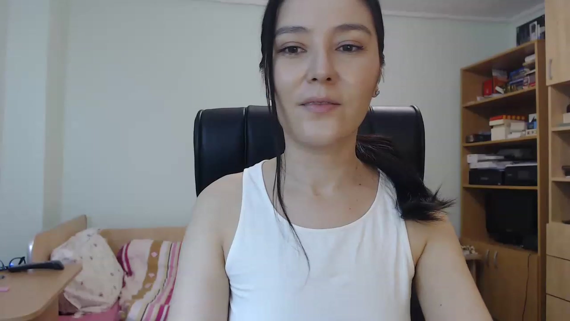 Gallery image thumbnail from TheMorrigan_'s myfreecams stream on, 12/06/2022, 19:44 image 20 of 20