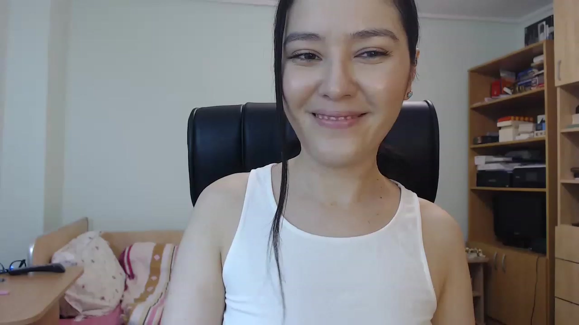 Gallery image thumbnail from TheMorrigan_'s myfreecams stream on, 12/06/2022, 19:44 image 17 of 20