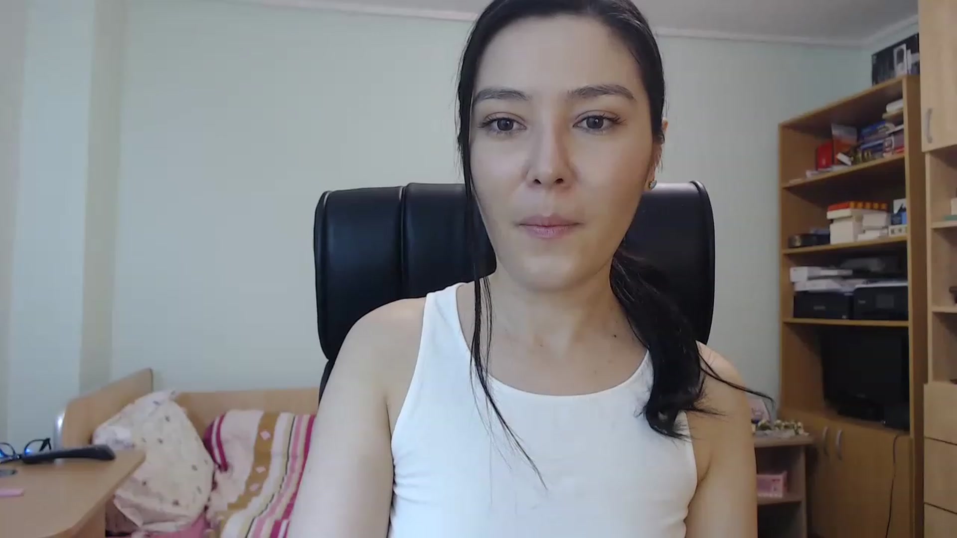 Gallery image thumbnail from TheMorrigan_'s myfreecams stream on, 12/06/2022, 19:44 image 3 of 20