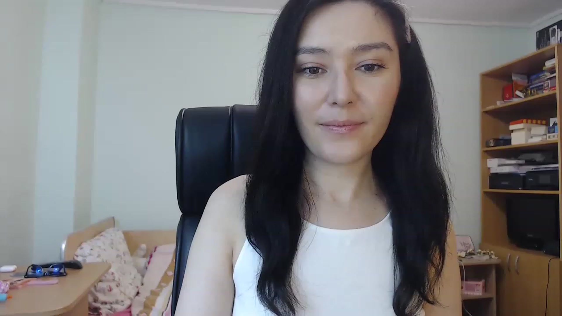 Gallery image thumbnail from TheMorrigan_'s myfreecams stream on, 12/10/2022, 20:06 image 2 of 20