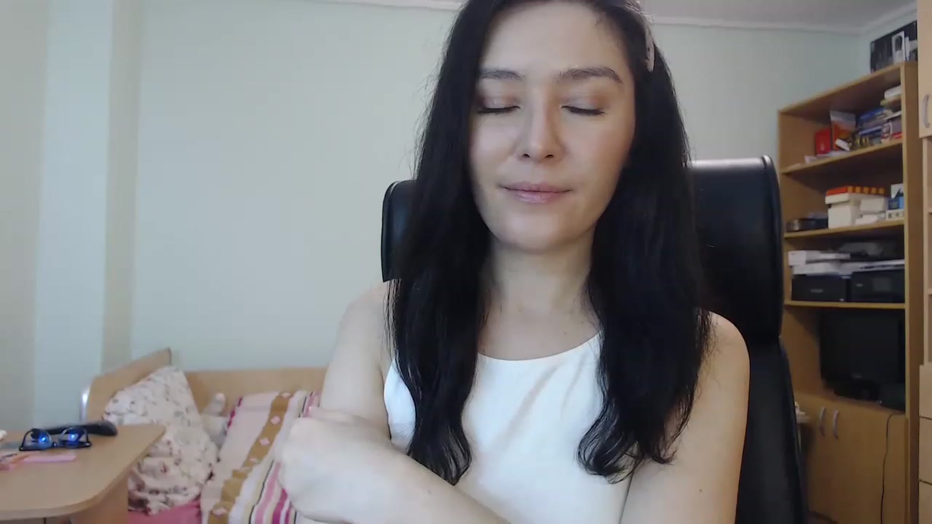 Gallery image thumbnail from TheMorrigan_'s myfreecams stream on, 12/10/2022, 20:06 image 11 of 20