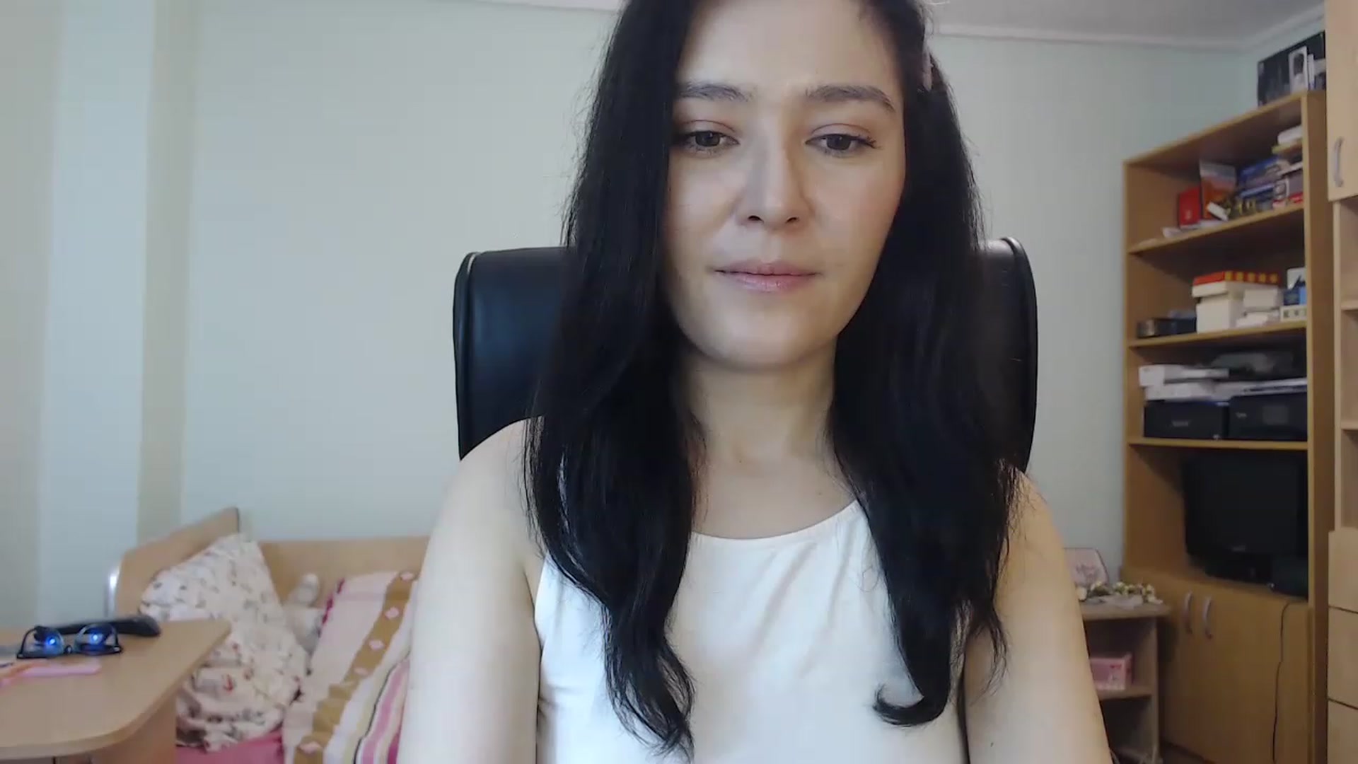 Gallery image thumbnail from TheMorrigan_'s myfreecams stream on, 12/10/2022, 20:06 image 12 of 20