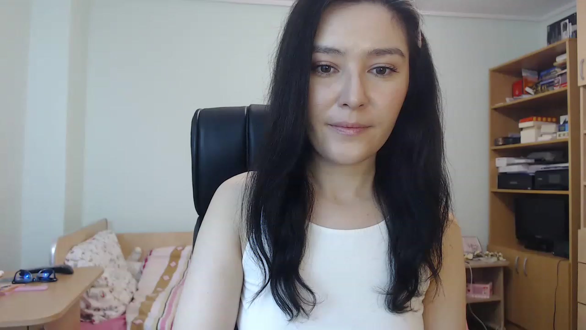 Gallery image thumbnail from TheMorrigan_'s myfreecams stream on, 12/10/2022, 20:06 image 10 of 20