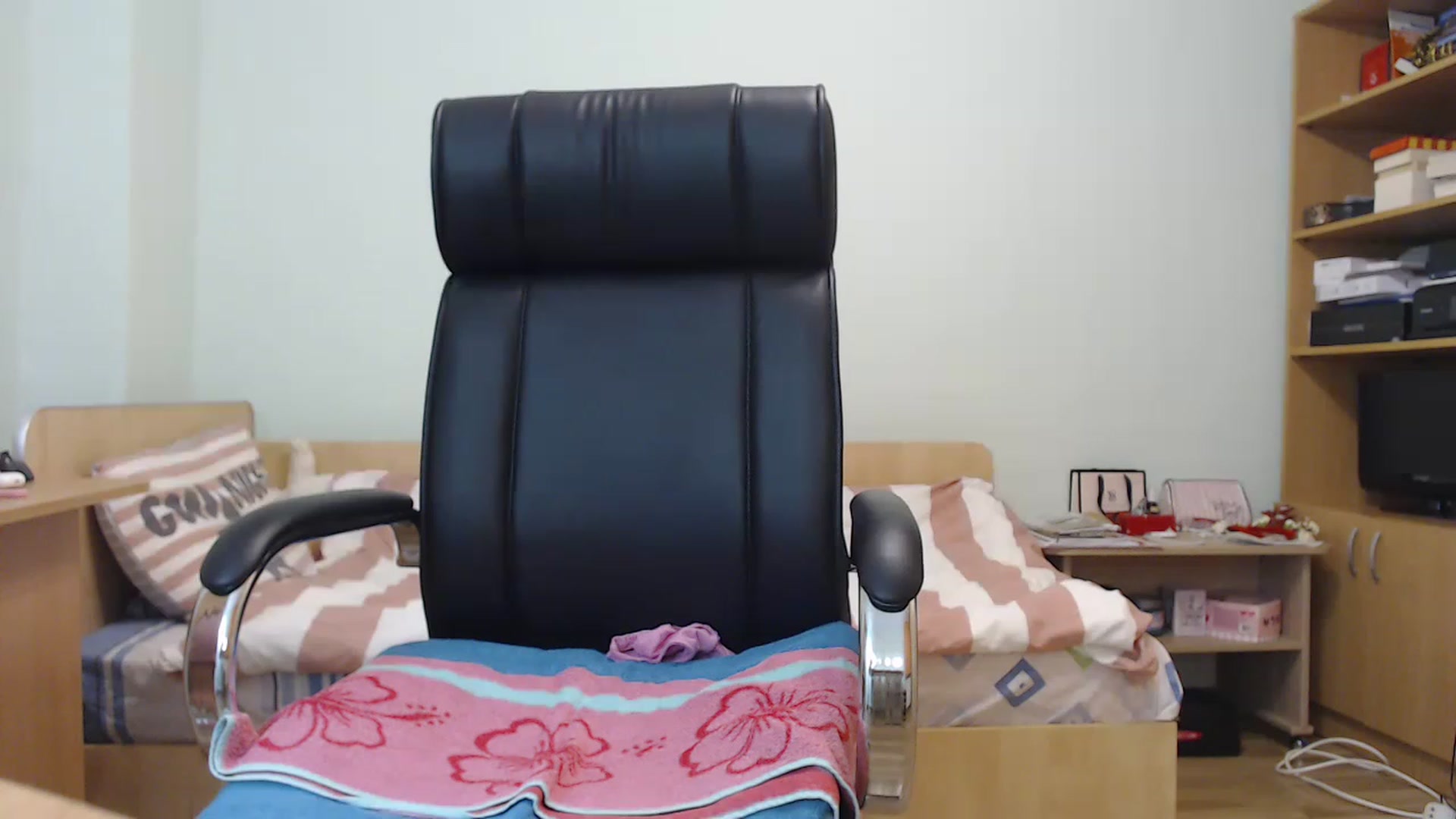 Gallery image thumbnail from TheMorrigan_'s myfreecams stream on, 12/18/2022, 22:31 image 15 of 20