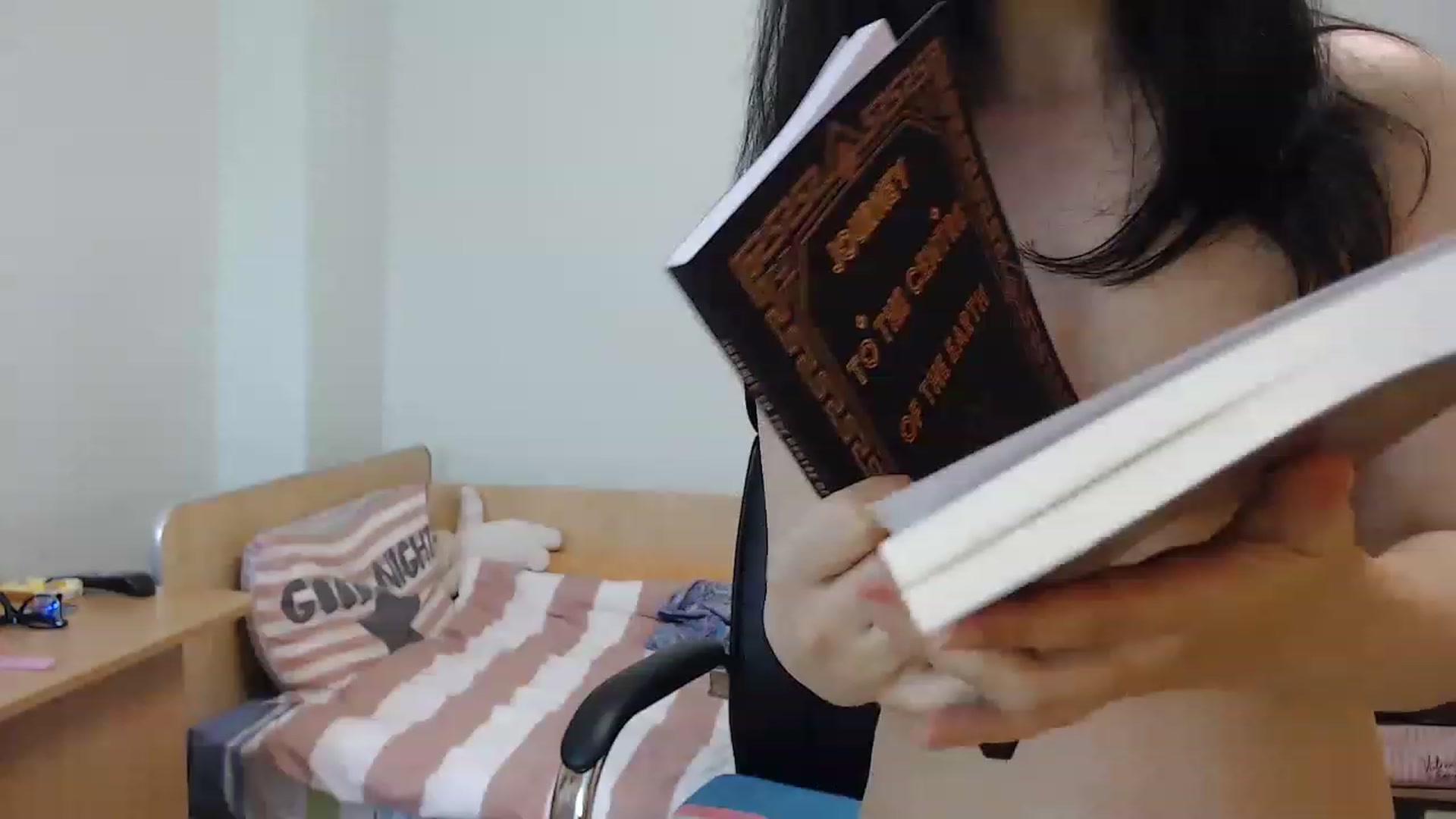 Gallery image thumbnail from TheMorrigan_'s myfreecams stream on, 12/25/2022, 22:24 image 11 of 20
