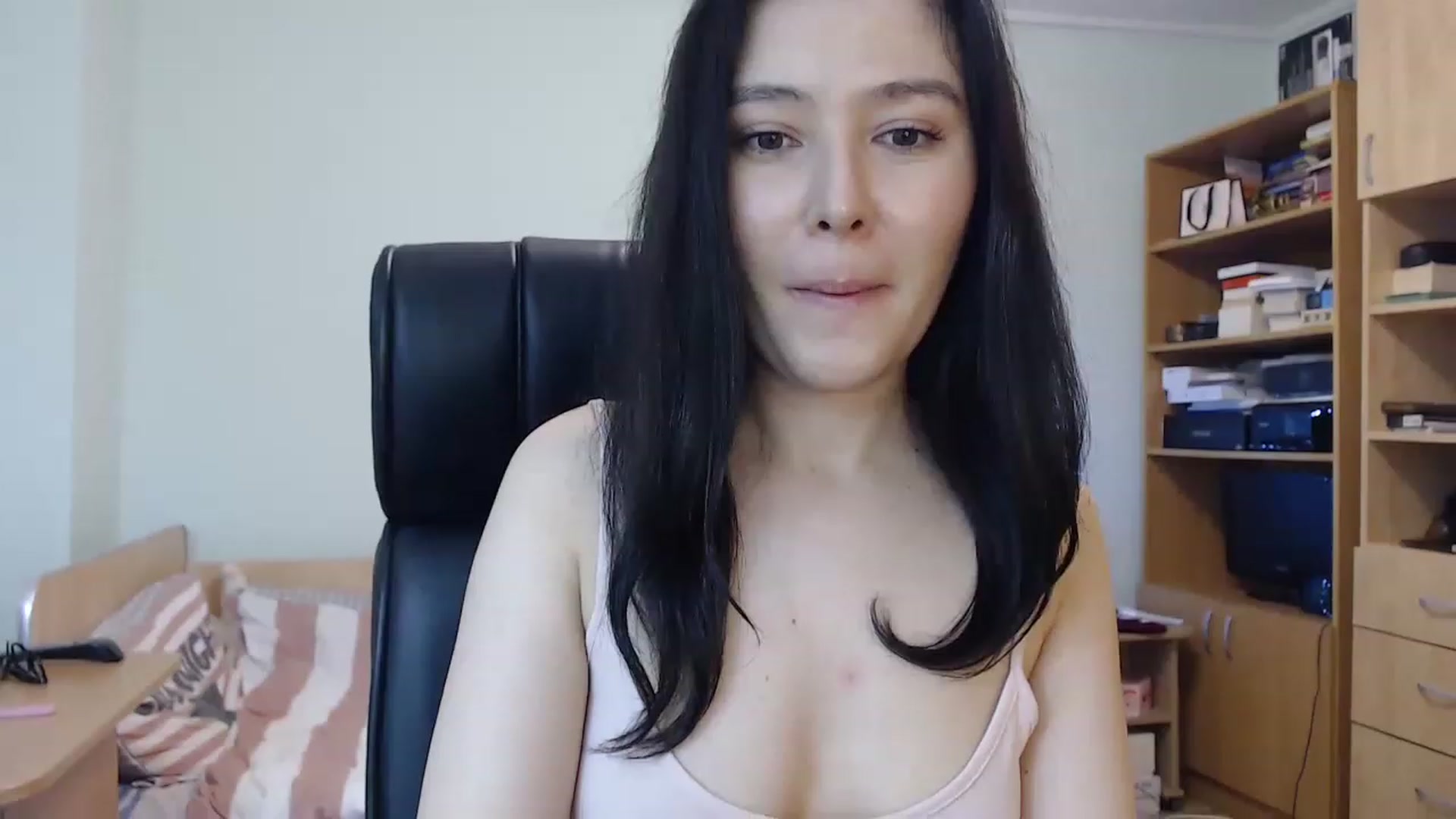 Gallery image thumbnail from TheMorrigan_'s myfreecams stream on, 12/27/2022, 22:06 image 4 of 20