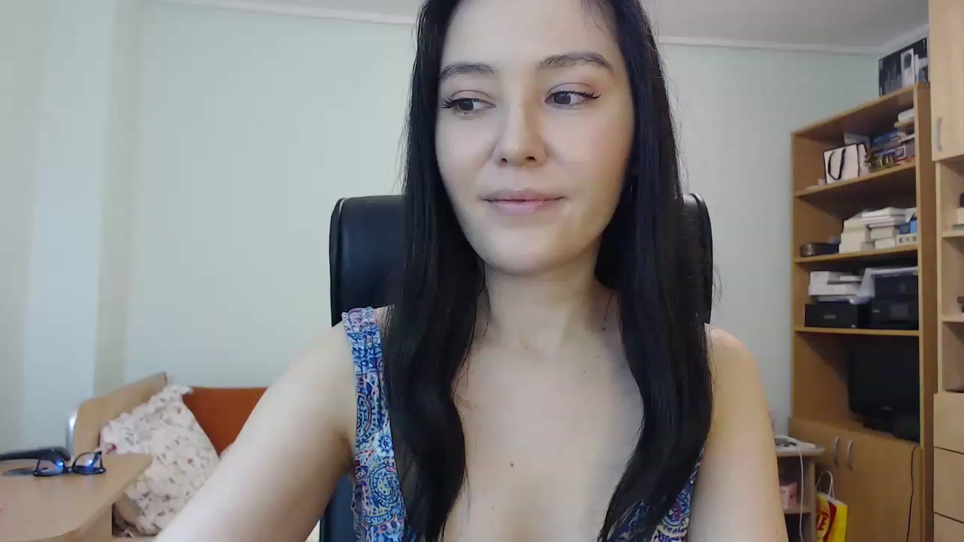 Gallery image thumbnail from TheMorrigan_'s myfreecams stream on, 02/01/2023, 20:10 image 1 of 20
