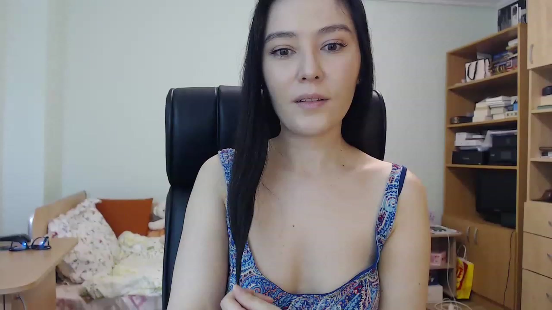 Gallery image thumbnail from TheMorrigan_'s myfreecams stream on, 02/01/2023, 20:10 image 9 of 20