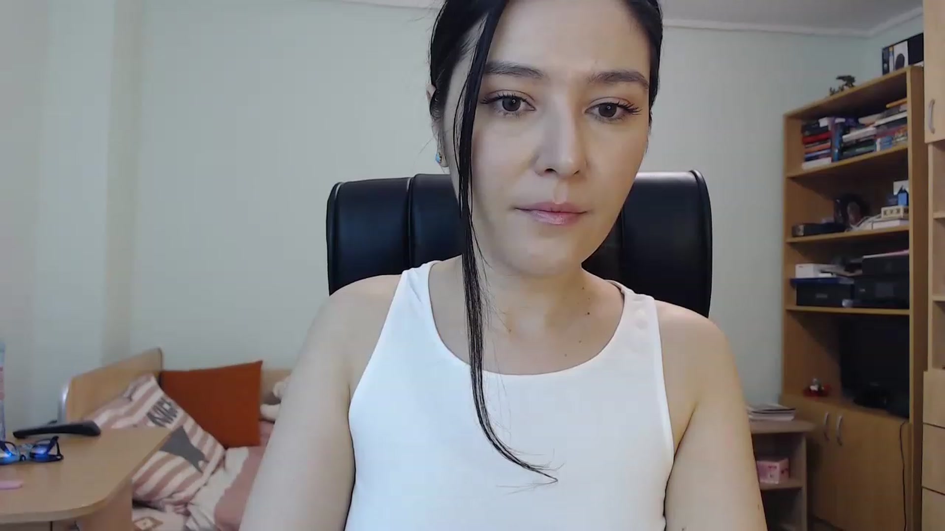 Gallery image thumbnail from TheMorrigan_'s myfreecams stream on, 03/14/2023, 19:31 image 2 of 20