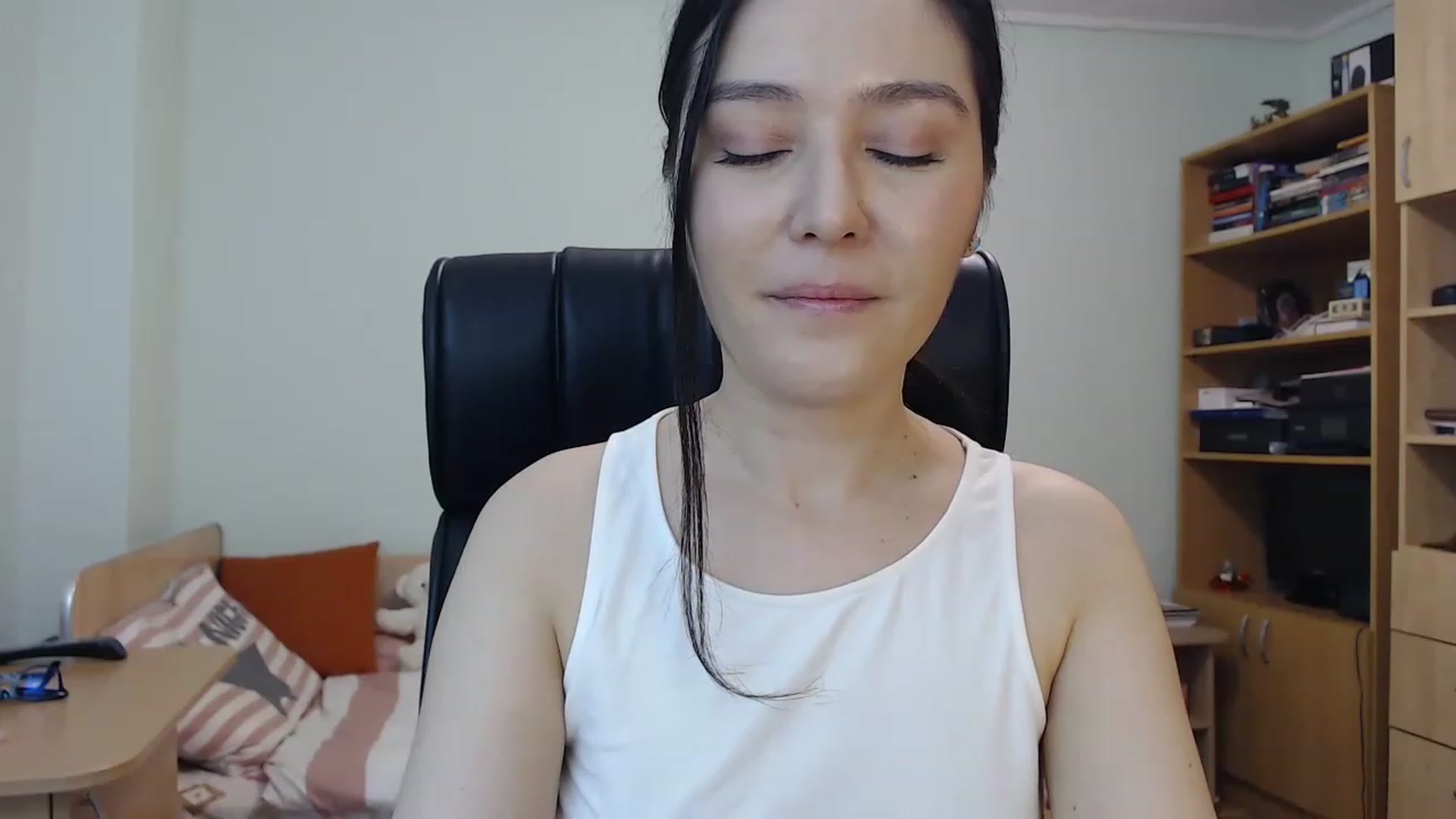 Gallery image thumbnail from TheMorrigan_'s myfreecams stream on, 03/14/2023, 20:22 image 4 of 20
