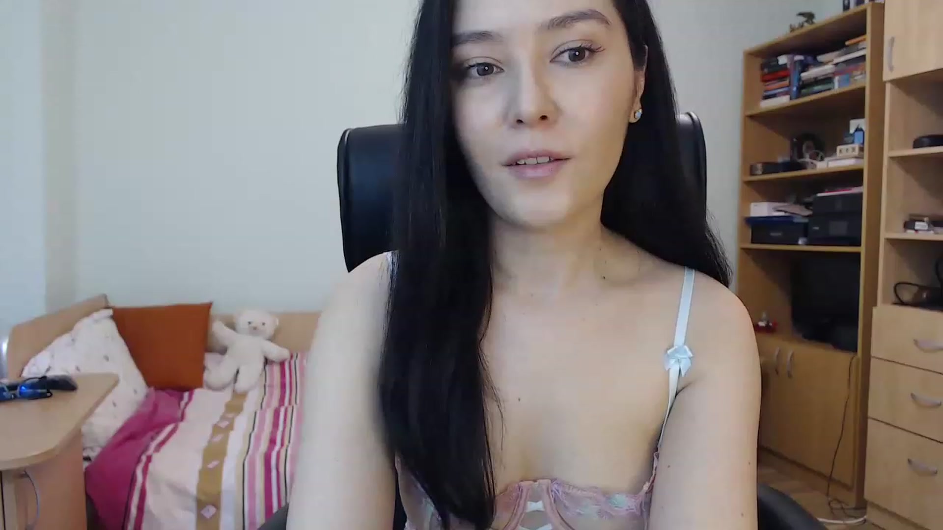 Gallery image thumbnail from TheMorrigan_'s myfreecams stream on, 03/29/2023, 20:13 image 4 of 20