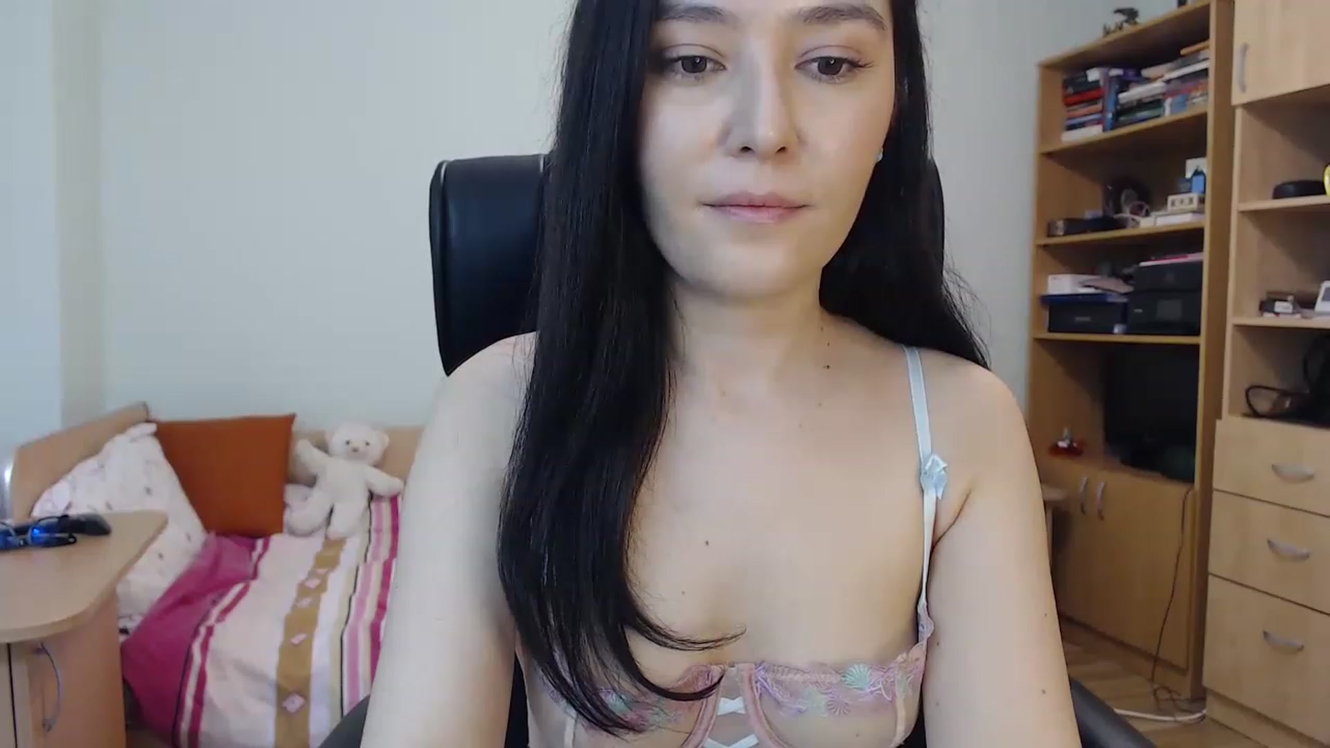Gallery image thumbnail from TheMorrigan_'s myfreecams stream on, 03/29/2023, 20:13 image 13 of 20