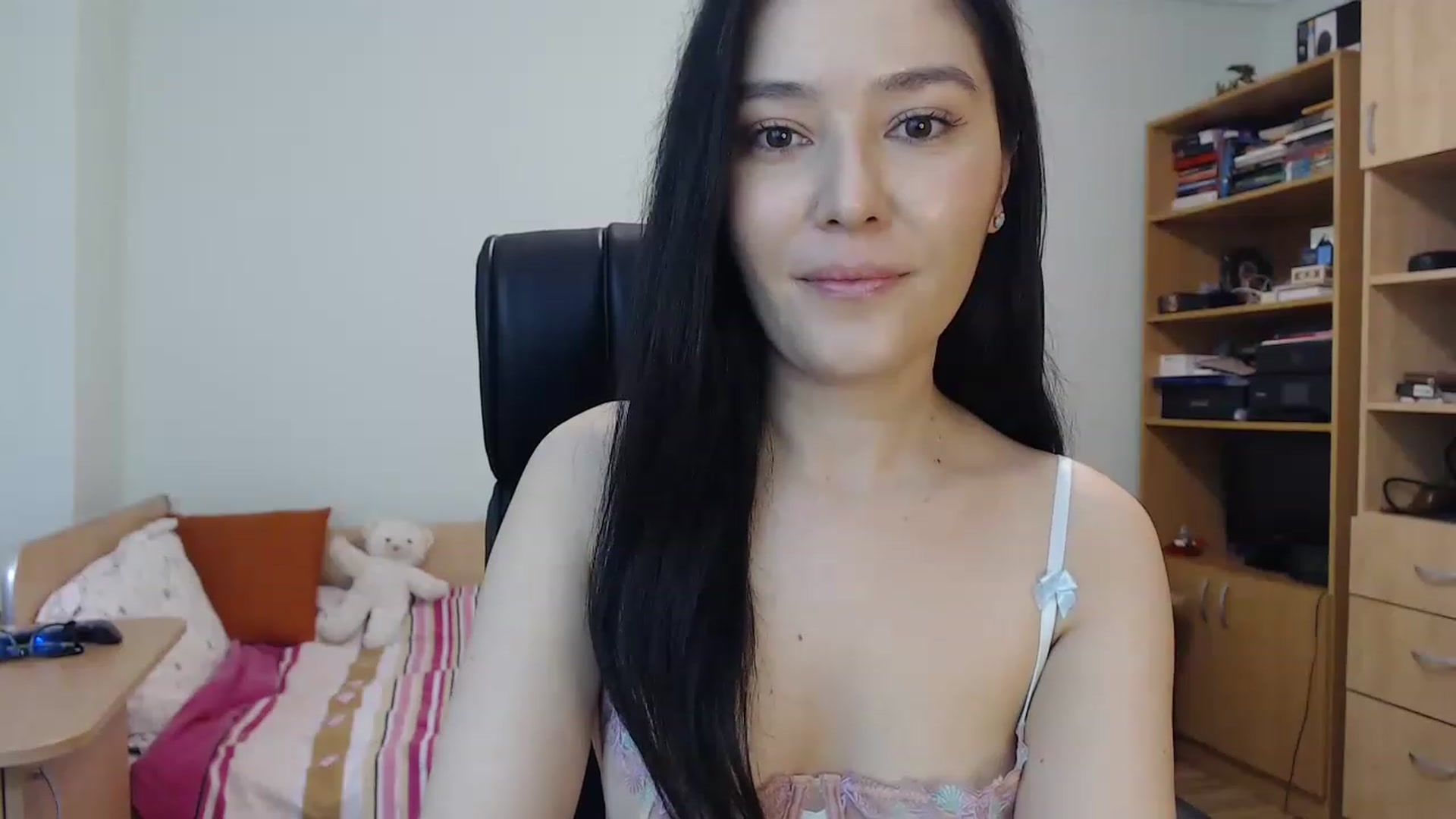 Gallery image thumbnail from TheMorrigan_'s myfreecams stream on, 03/29/2023, 20:13 image 5 of 20