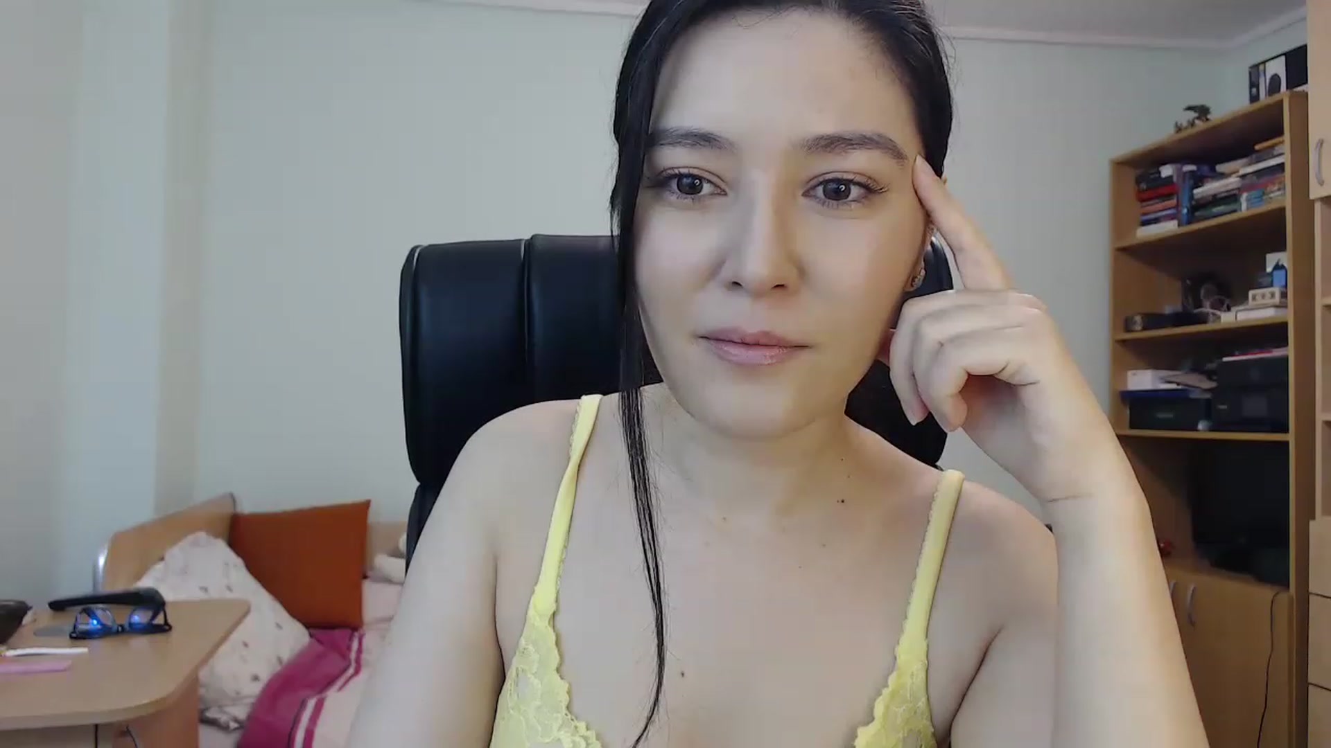 Gallery image thumbnail from TheMorrigan_'s myfreecams stream on, 03/30/2023, 20:09 image 2 of 20