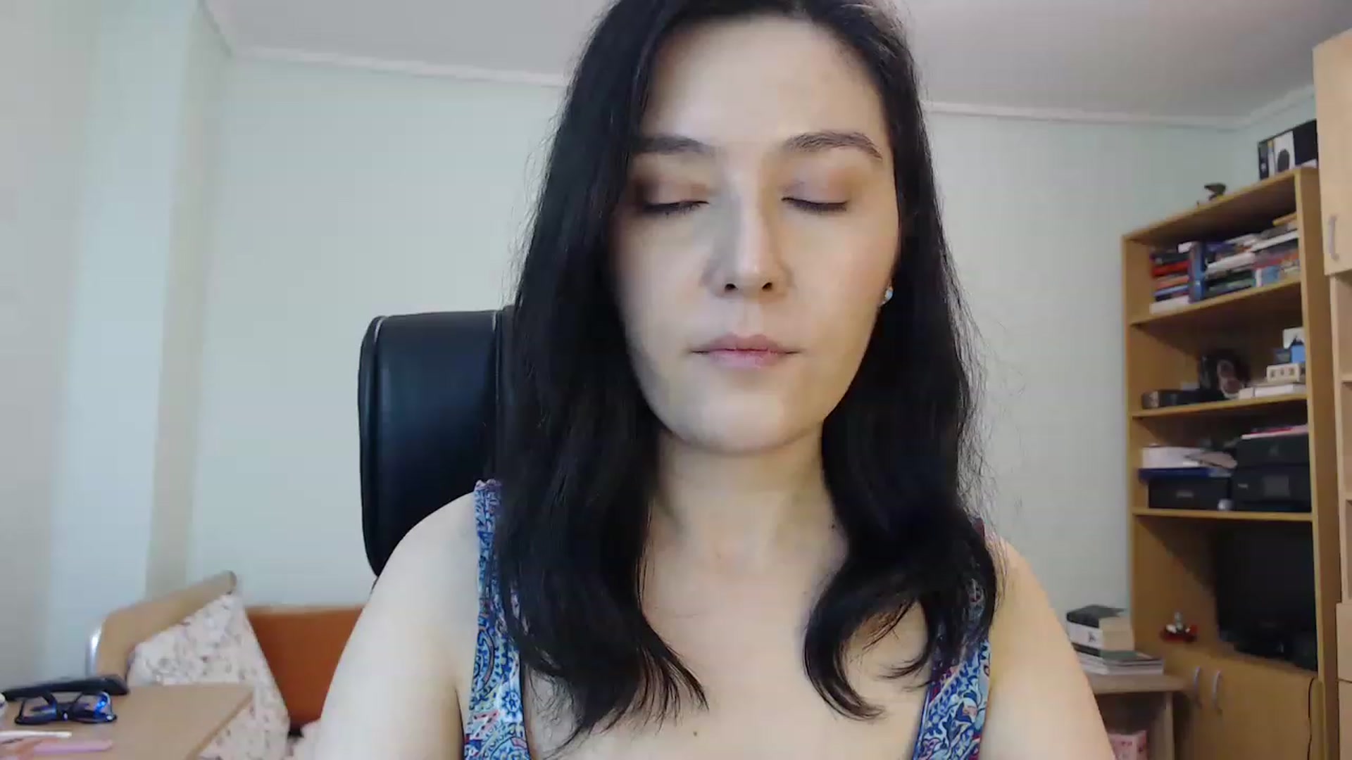 Gallery image thumbnail from TheMorrigan_'s myfreecams stream on, 04/12/2023, 19:54 image 7 of 20