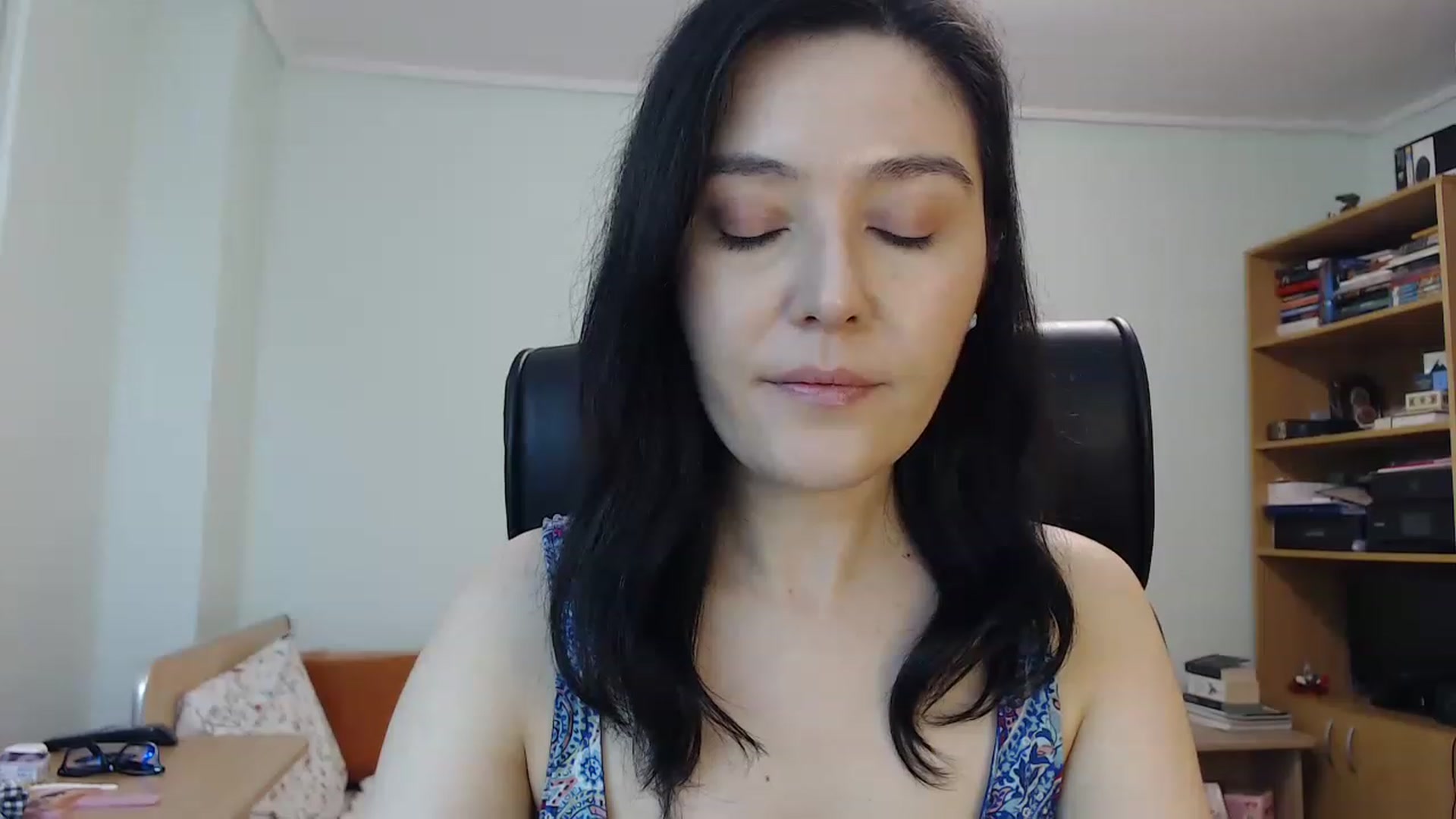 Gallery image thumbnail from TheMorrigan_'s myfreecams stream on, 04/12/2023, 19:54 image 2 of 20