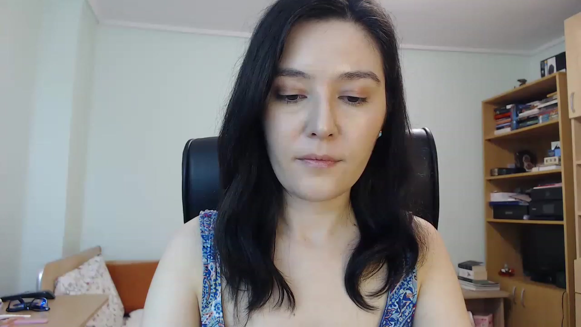 Gallery image thumbnail from TheMorrigan_'s myfreecams stream on, 04/12/2023, 19:54 image 8 of 20