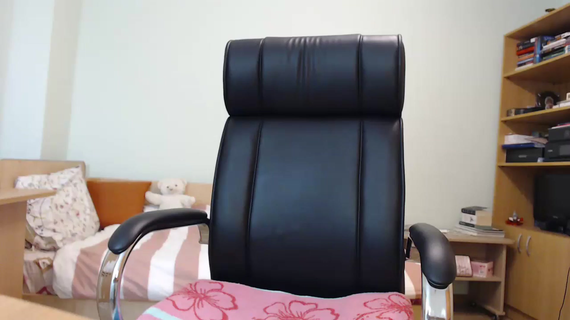 Gallery image thumbnail from TheMorrigan_'s myfreecams stream on, 04/12/2023, 20:28 image 19 of 20