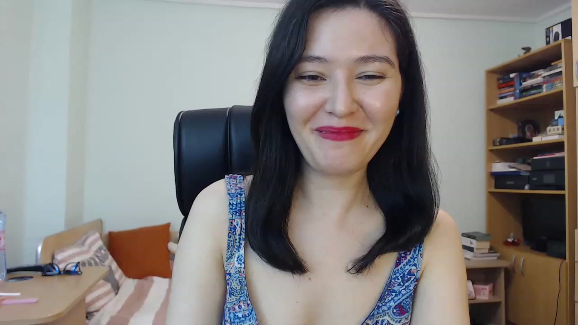 Gallery image thumbnail from TheMorrigan_'s myfreecams stream on, 04/27/2023, 20:50 image 17 of 20