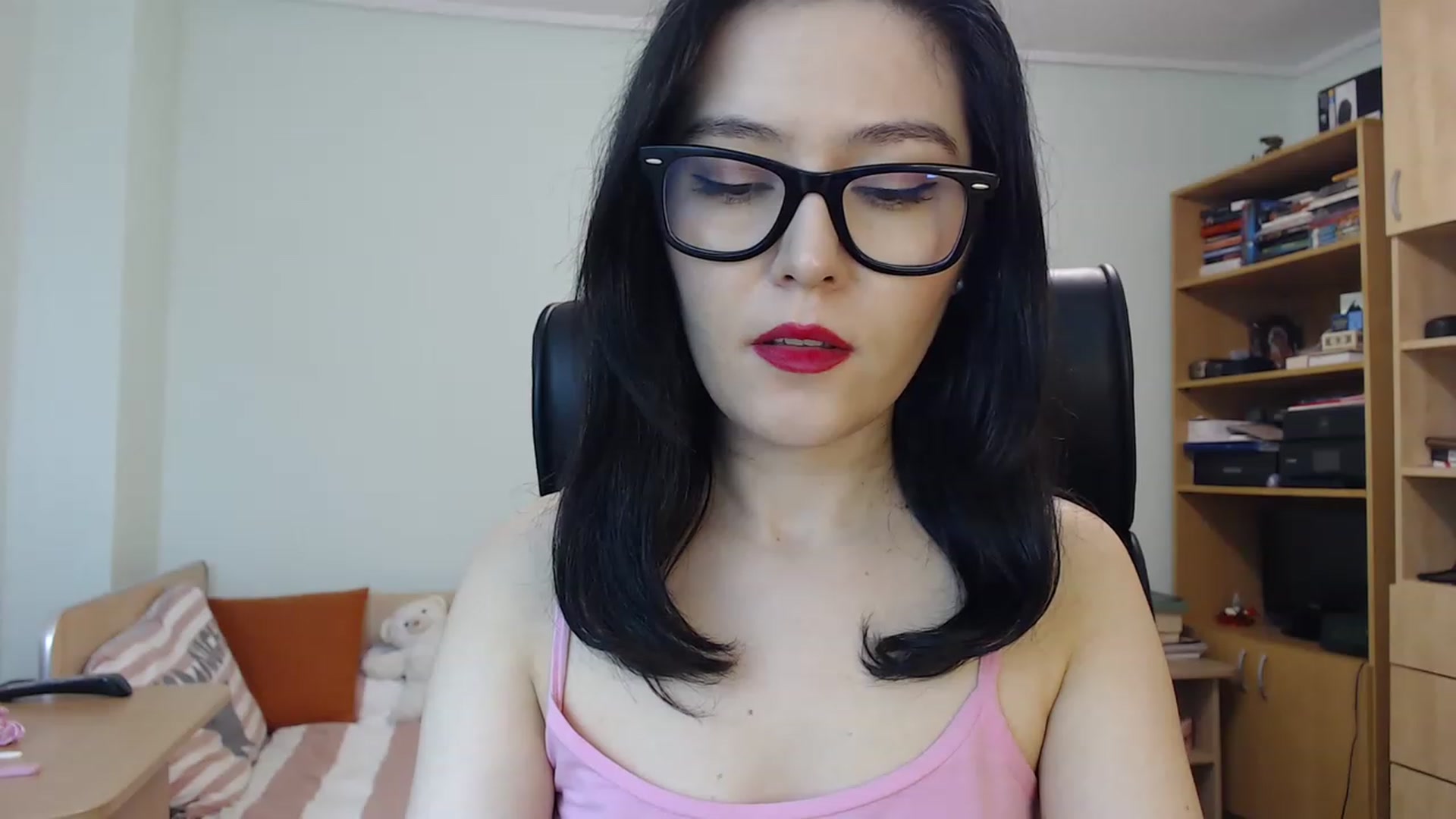 Gallery image thumbnail from TheMorrigan_'s myfreecams stream on, 04/29/2023, 20:44 image 5 of 20