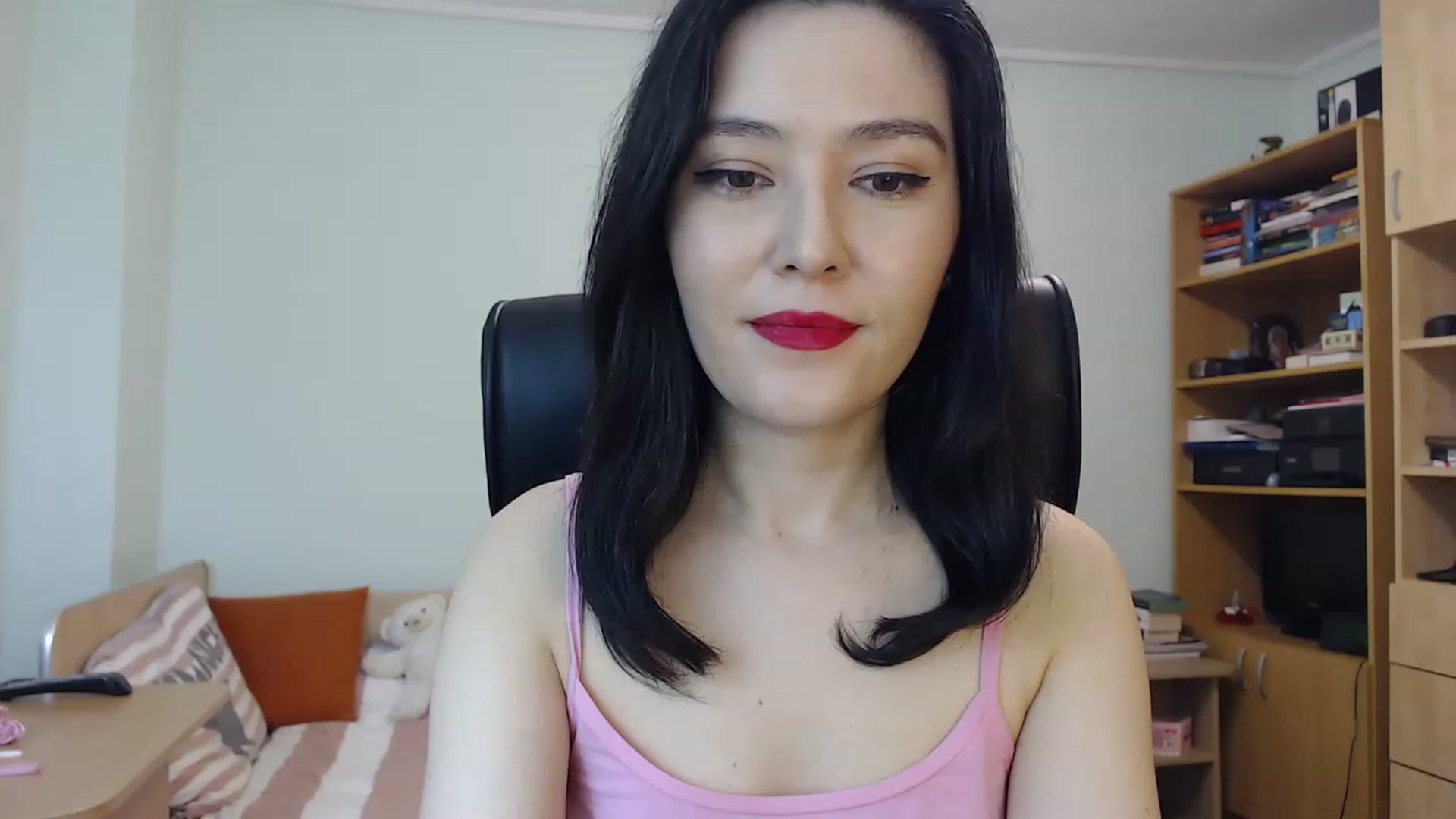 Gallery image thumbnail from TheMorrigan_'s myfreecams stream on, 04/29/2023, 20:44 image 6 of 20
