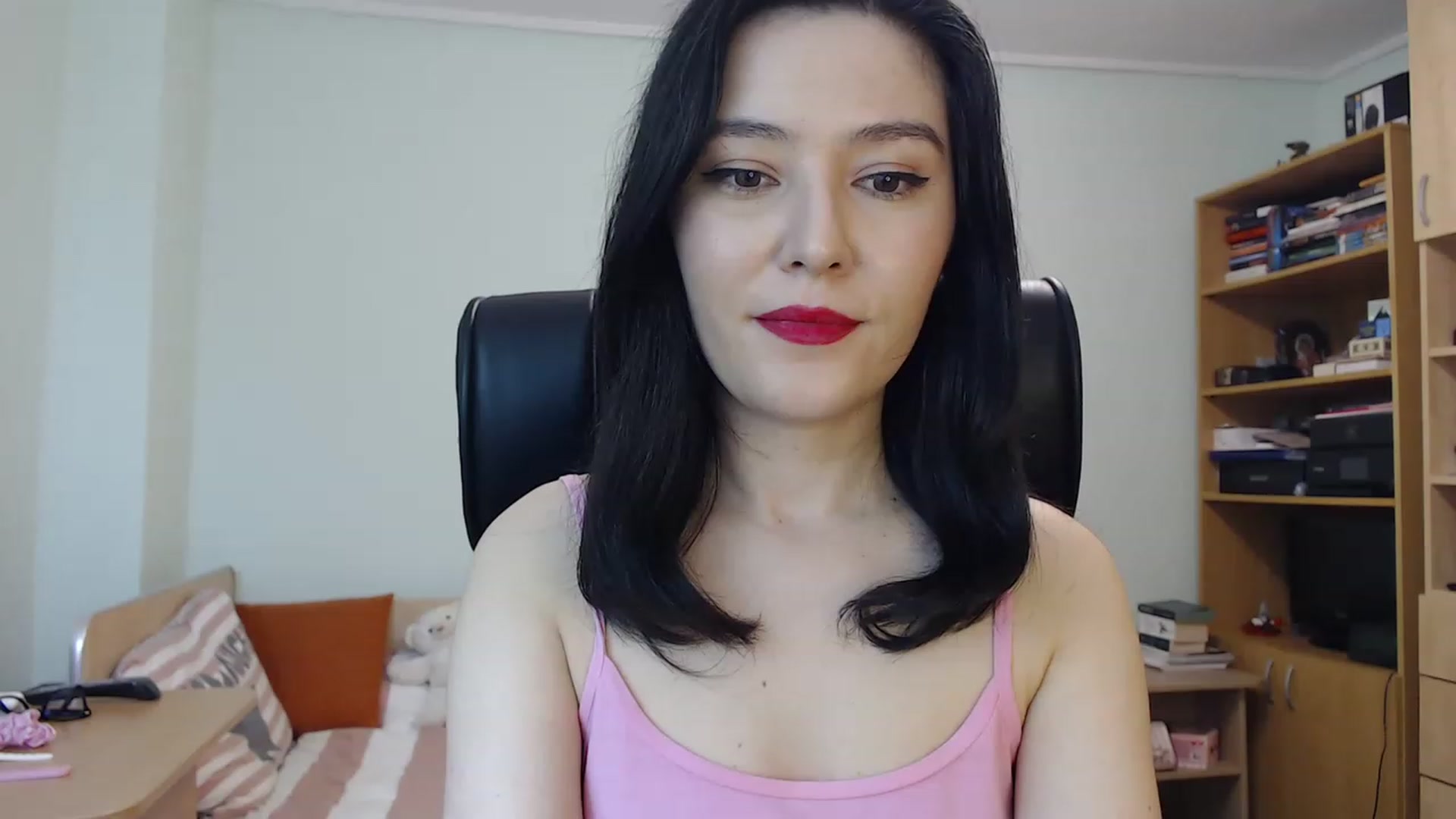 Gallery image thumbnail from TheMorrigan_'s myfreecams stream on, 04/29/2023, 20:44 image 1 of 20