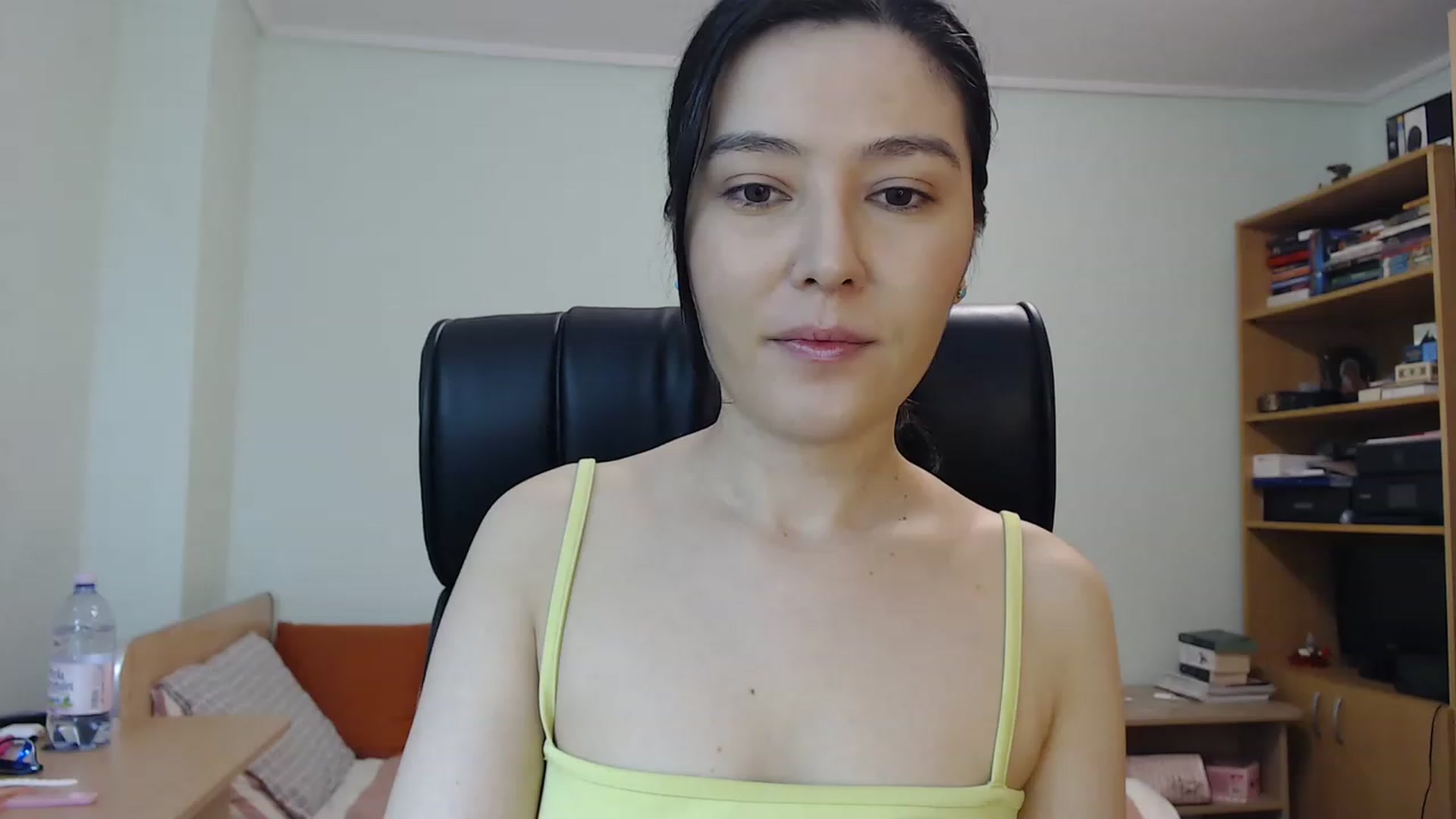 Gallery image thumbnail from TheMorrigan_'s myfreecams stream on, 05/03/2023, 19:16 image 10 of 20