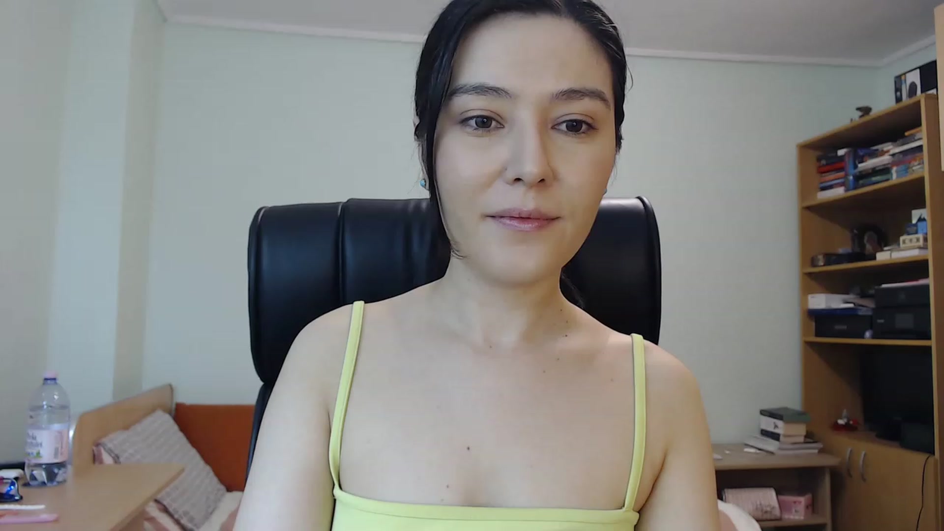 Gallery image thumbnail from TheMorrigan_'s myfreecams stream on, 05/03/2023, 19:16 image 13 of 20