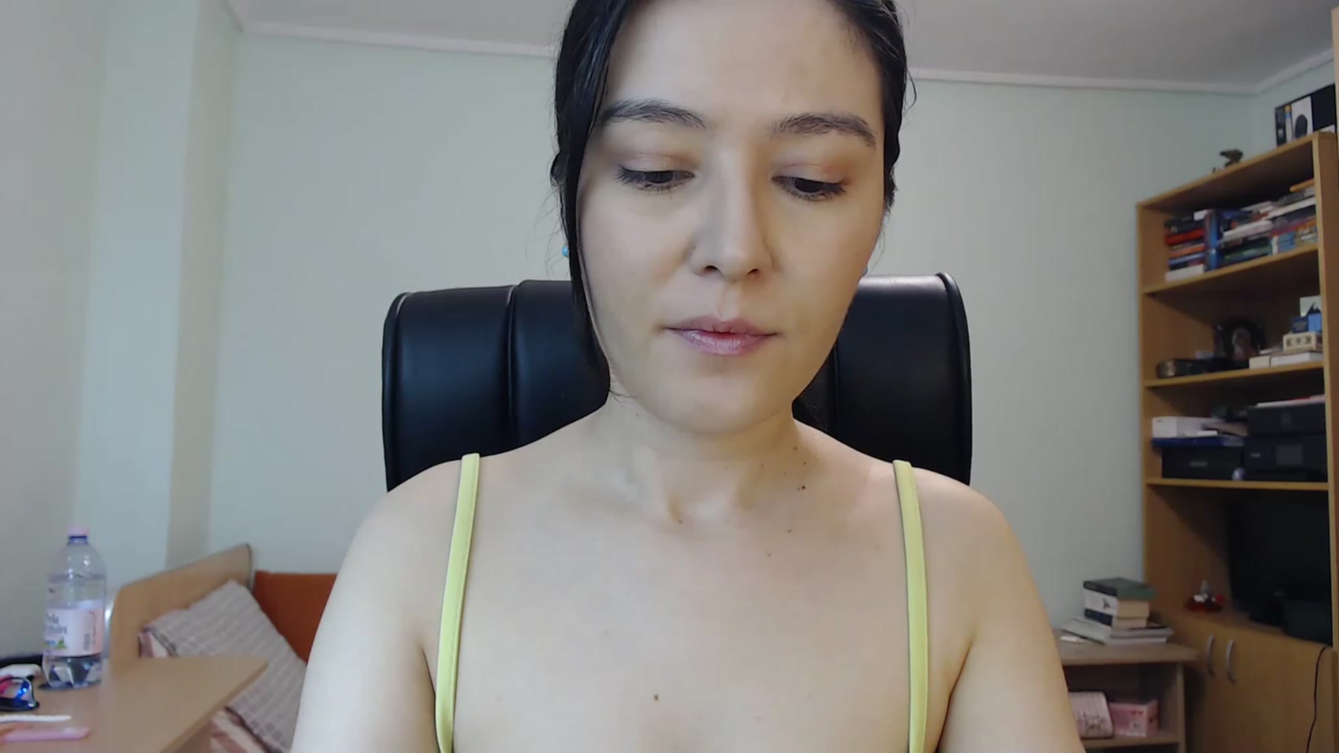 Gallery image thumbnail from TheMorrigan_'s myfreecams stream on, 05/03/2023, 19:16 image 8 of 20