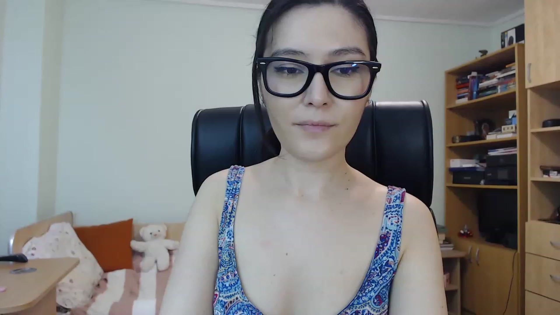 Gallery image thumbnail from TheMorrigan_'s myfreecams stream on, 05/17/2023, 19:17 image 17 of 20