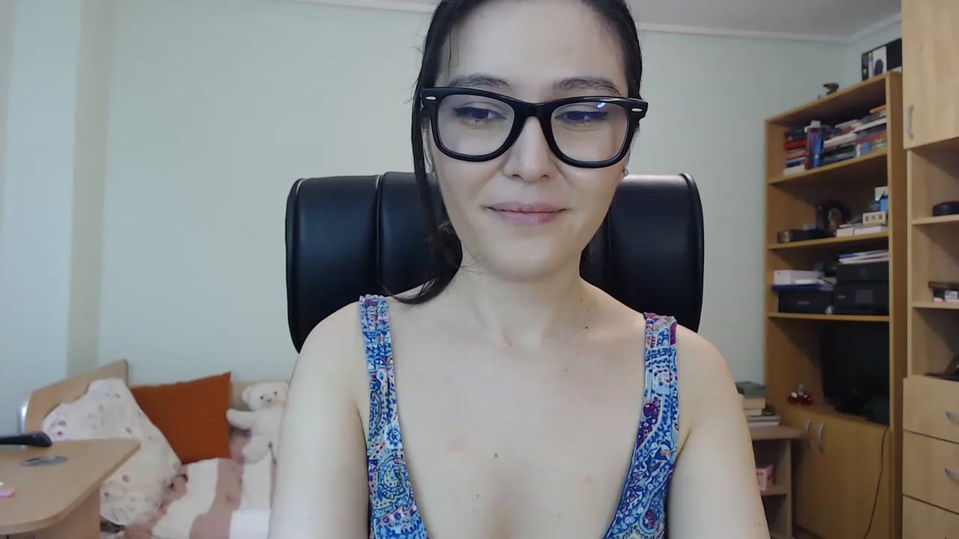 Gallery image thumbnail from TheMorrigan_'s myfreecams stream on, 05/17/2023, 19:17 image 14 of 20